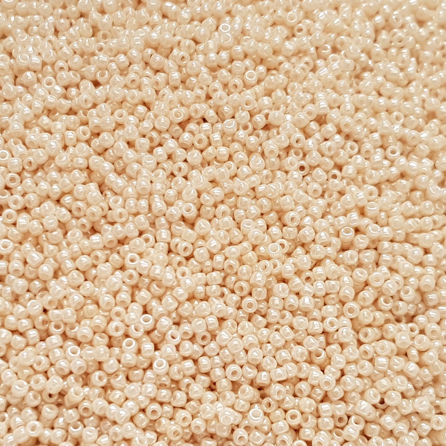 15/0 TR-123 Lt Beige Opaque Luster 5g Round Toho Seed Beads | Beading Supply
