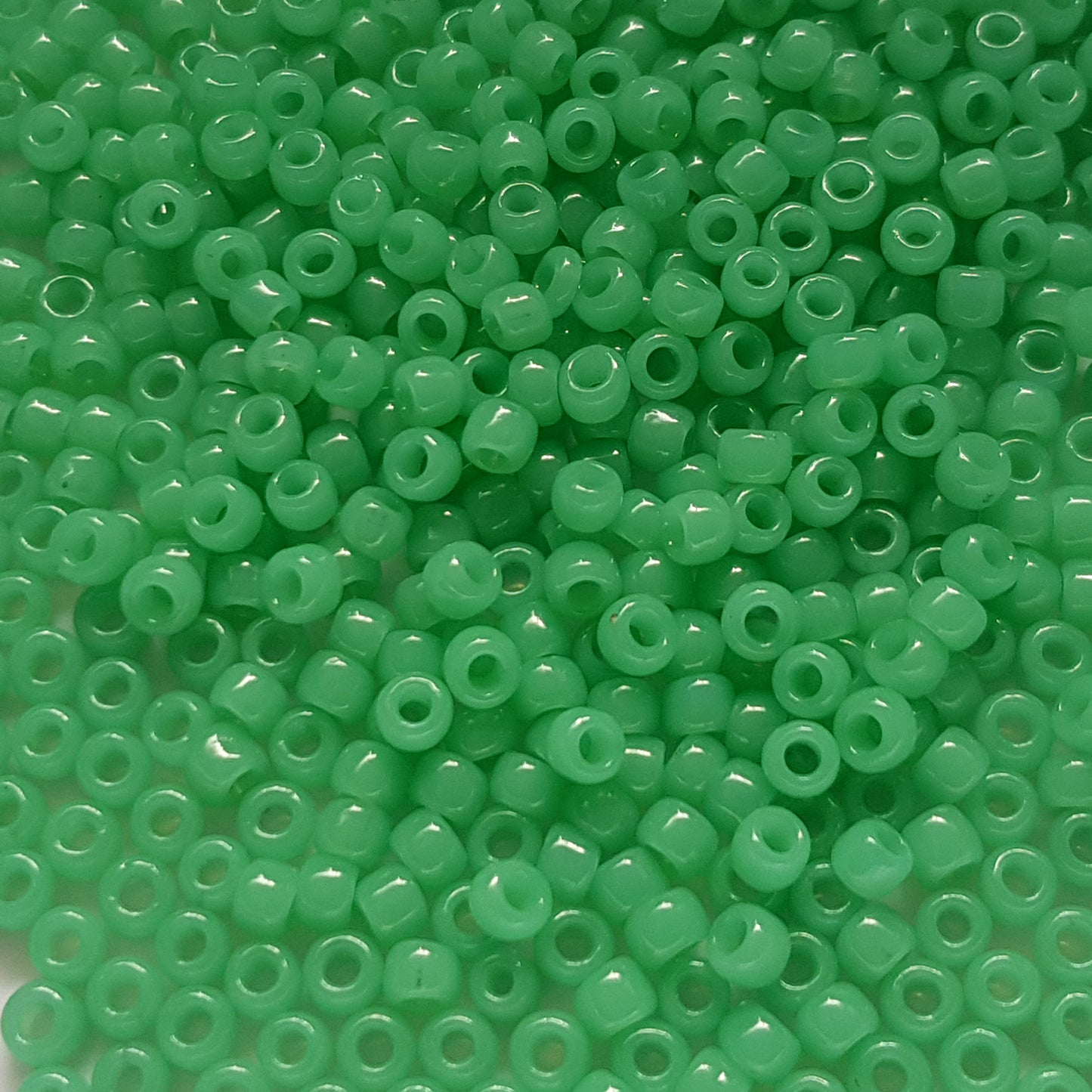 6/0 TR-156 Jade Green 10g/30g Round Toho Seed Beads - Beading Supply
