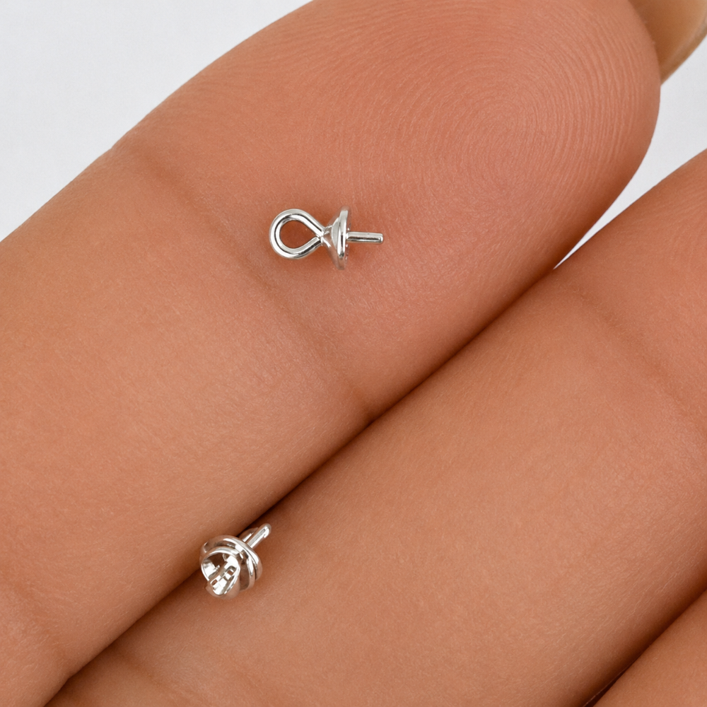 Sterling Silver 925 Pearl Cup on a finger