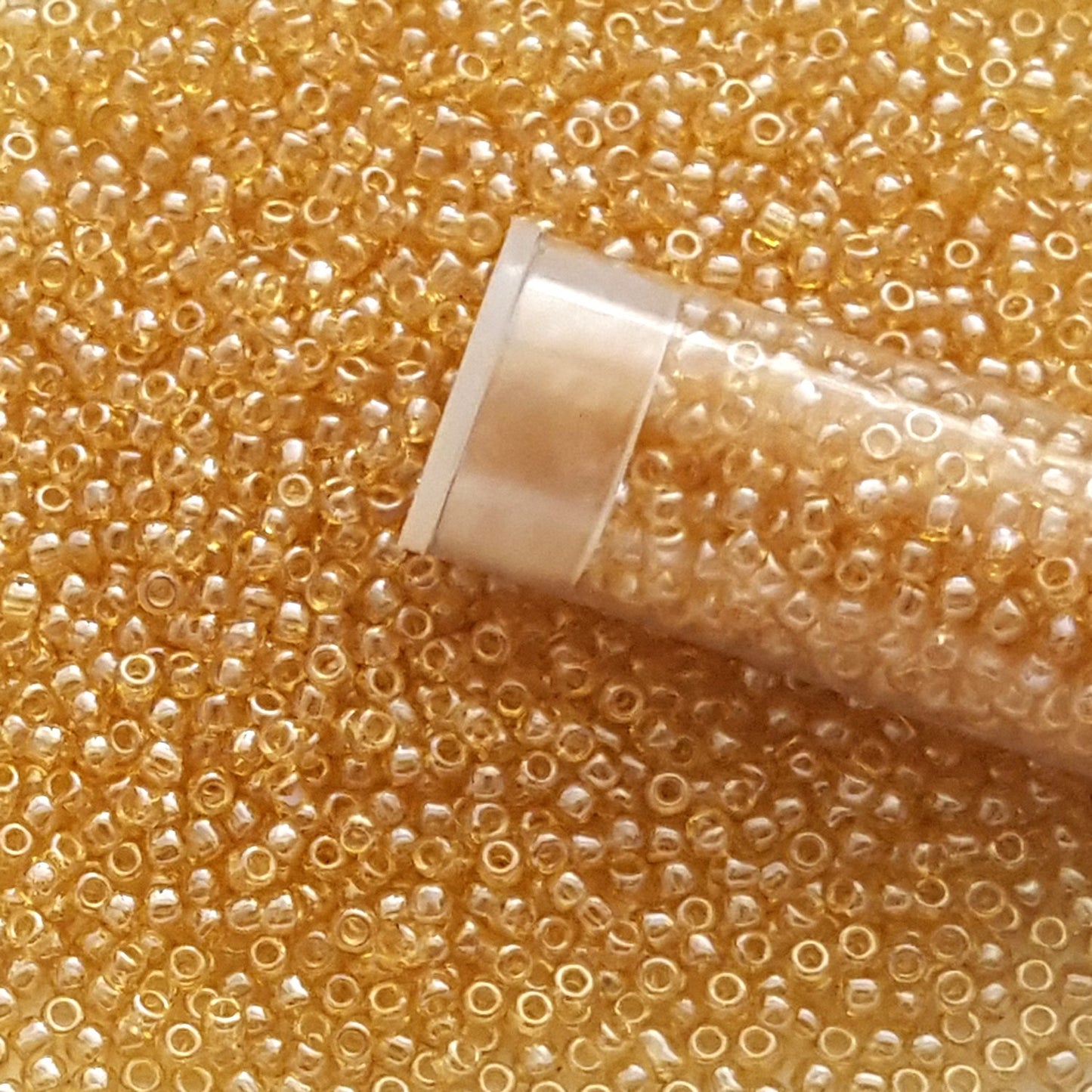 11/0 TR-103 Light Topaz Lustre-Per Gram - Round Toho Seed Bead | Beading Supply - Kalitheo Jewellery