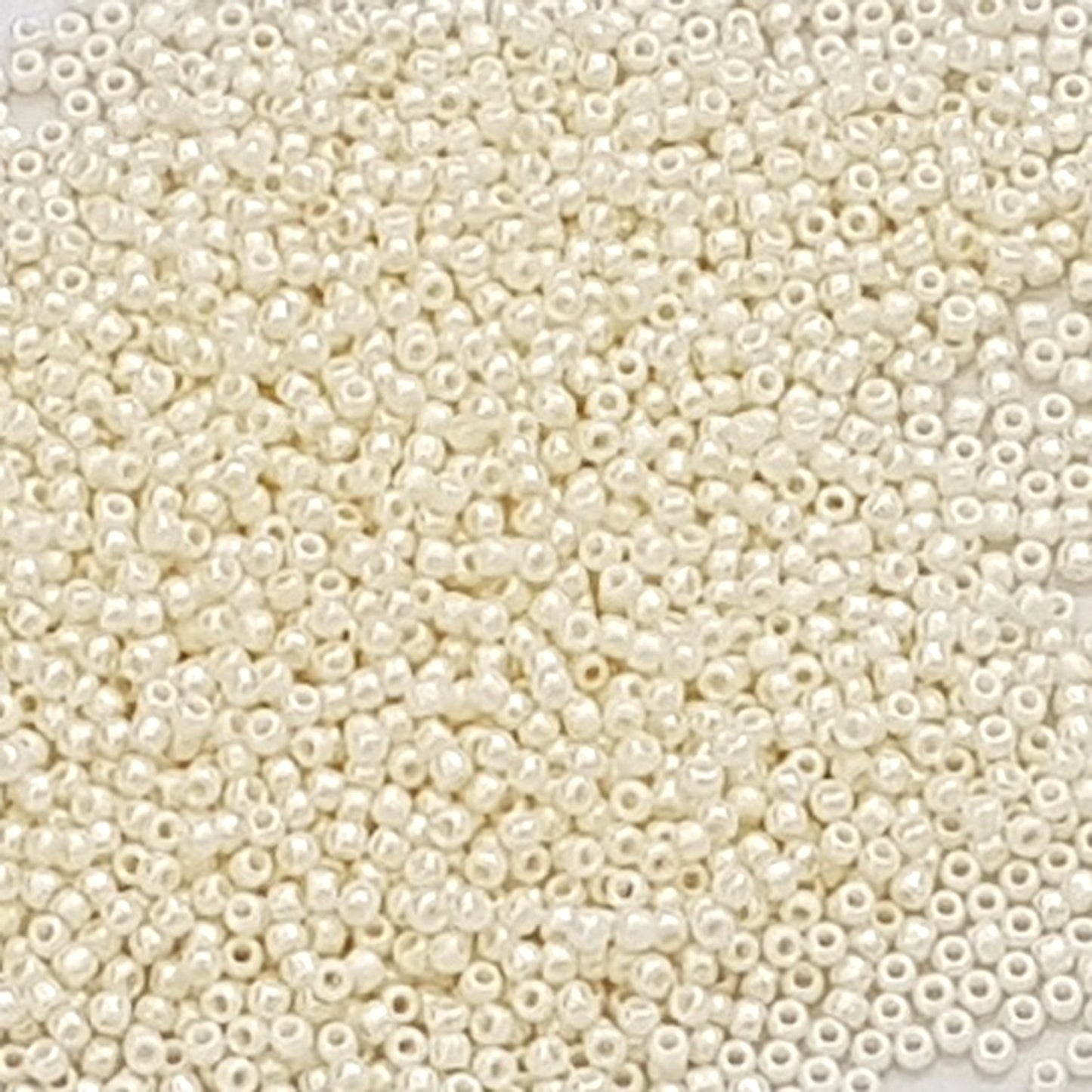11/0 TR-122 White Navajo Opaque Lustre Round Toho Seed Beads - Beading Supply - Kalitheo Jewellery