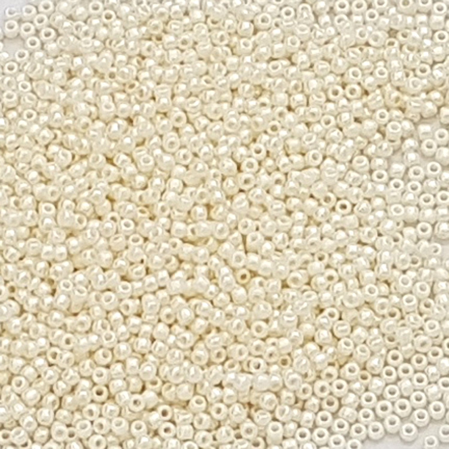 11/0 TR-122 White Navajo Opaque Lustre Round Toho Seed Beads - Beading Supply - Kalitheo Jewellery