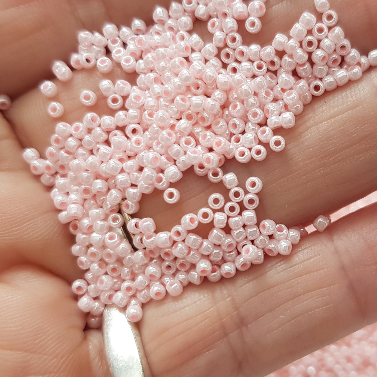 11/0 TR-126 Baby Pink Opaque Lustre 10g/30g Round Toho Seed Beads | Beading Supply