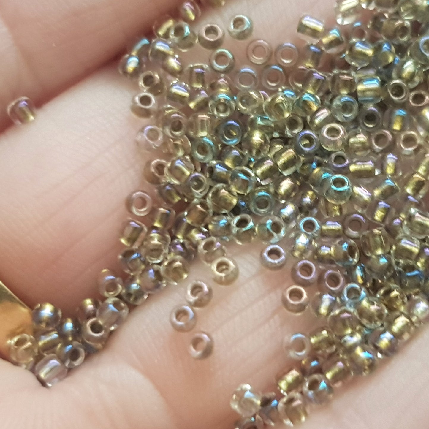 11/0 TR-262 Crystal Inside Colour Gold-Lined Round 10g/30g Round Toho Seed Beads - Beading Supply
