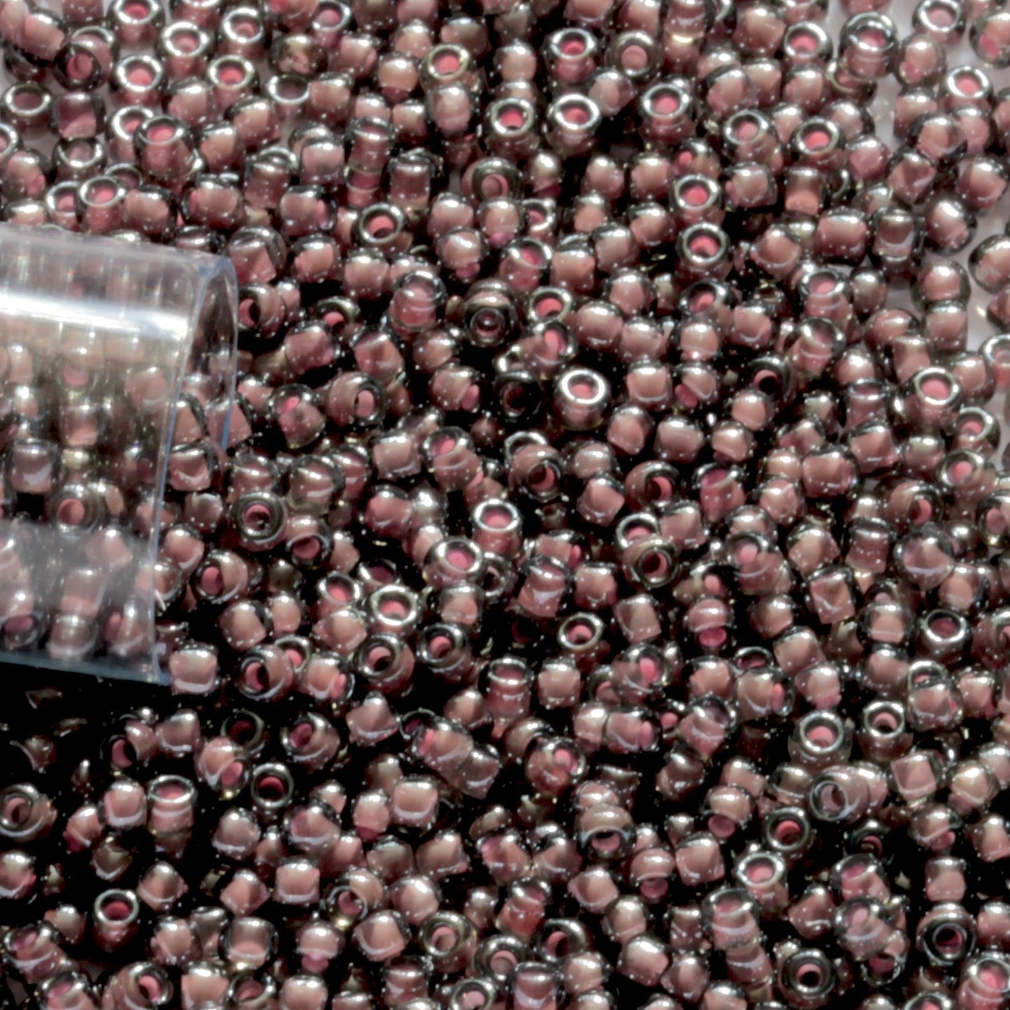 11/0 TR-367 Black Diamond Pink Lined Lustre Round Toho Seed Beads - Beading Supply - Kalitheo Jewellery