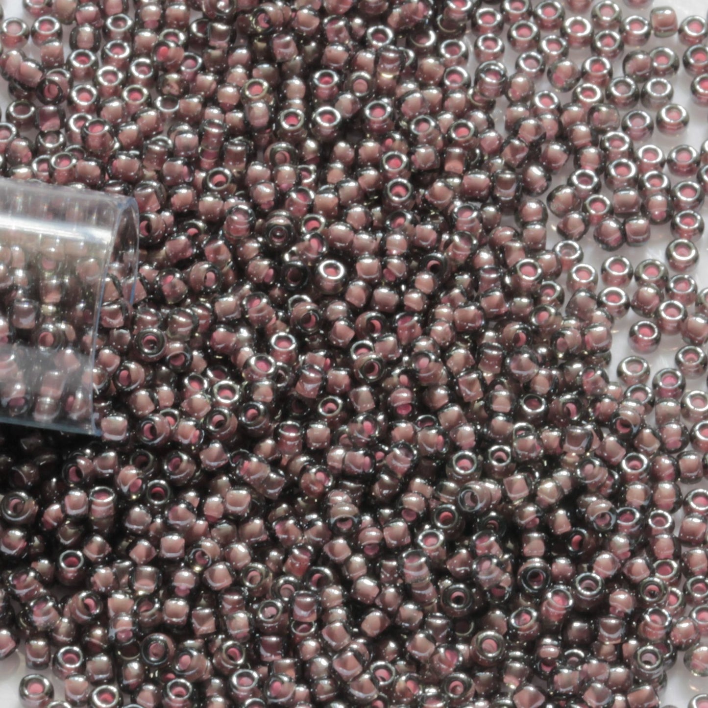 11/0 TR-367 Black Diamond Pink Lined Lustre Round Toho Seed Beads - Beading Supply - Kalitheo Jewellery