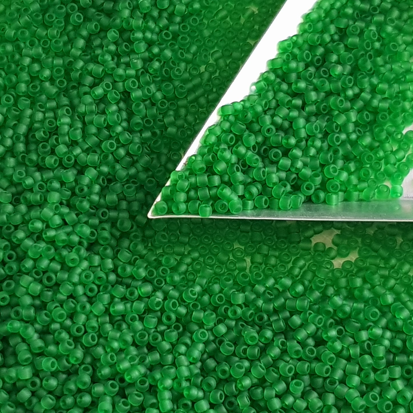11/0 TR-7BF Grass Green Frosted Transparent 10g/30g Round Toho Seed Beads | Beading Supply