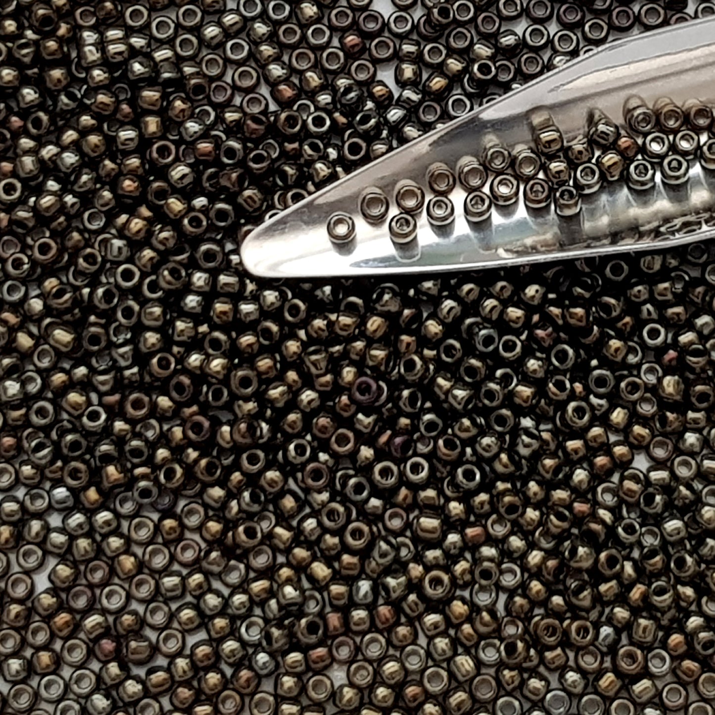 11/0 TR-83 Iris Brown Metallic 10g/30g Round Toho Seed Beads | Beading Supply