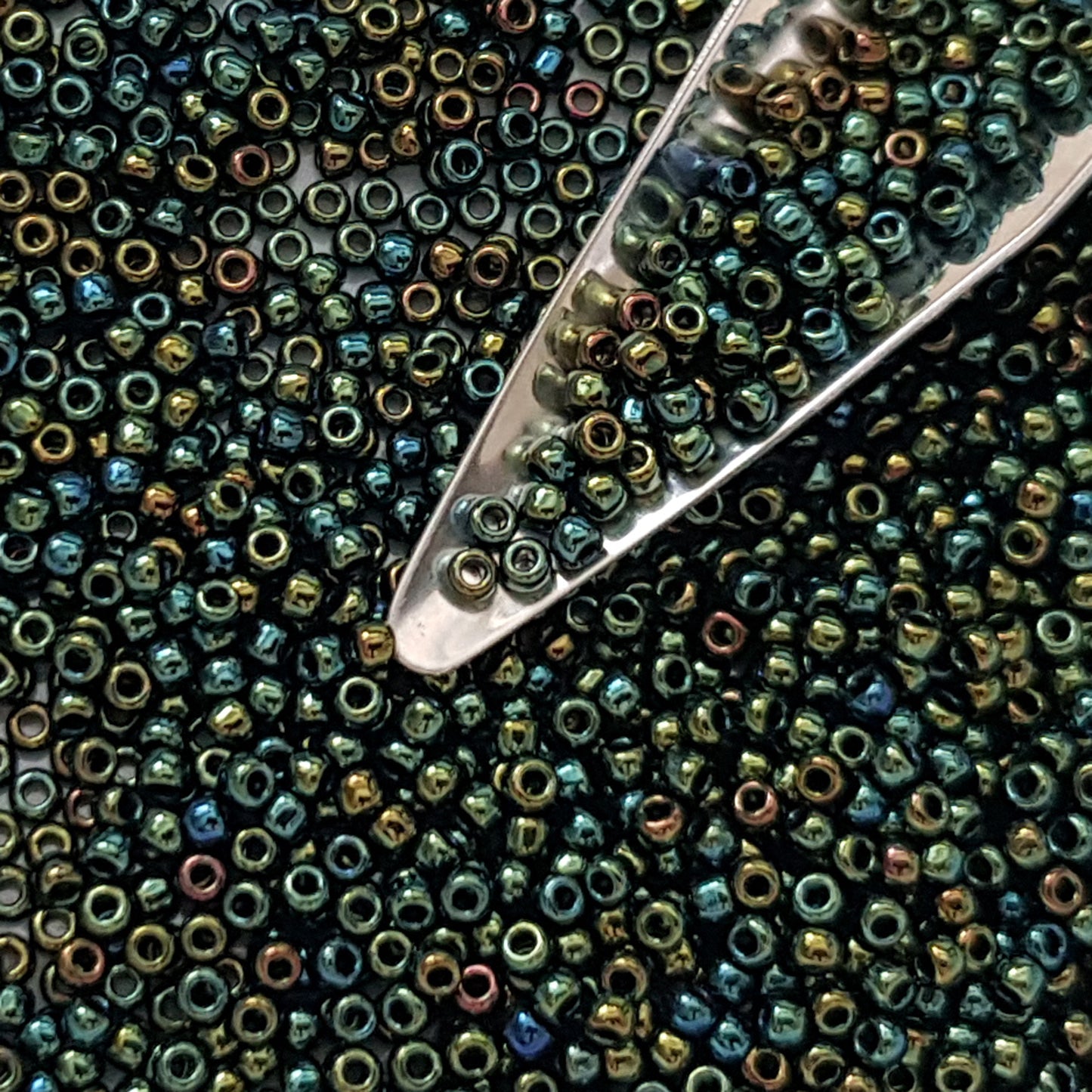 11/0 TR-84 Iris Green/Brown Metallic 10g/30g Round Toho Seed Beads | Beading Supply