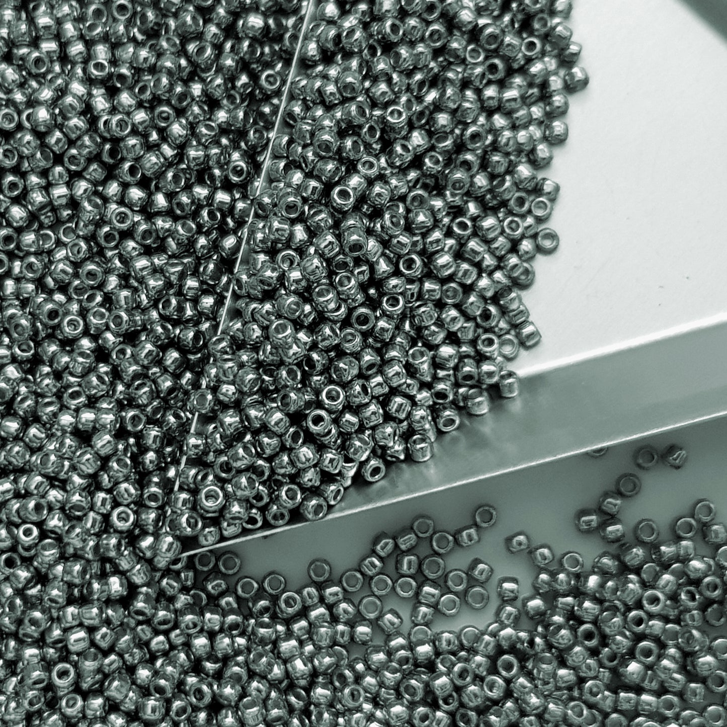 11/0 TR-PF565 Blue Slate Galvanized Permanent Finish 10g/30g Round Toho Seed Beads | Beading Supply