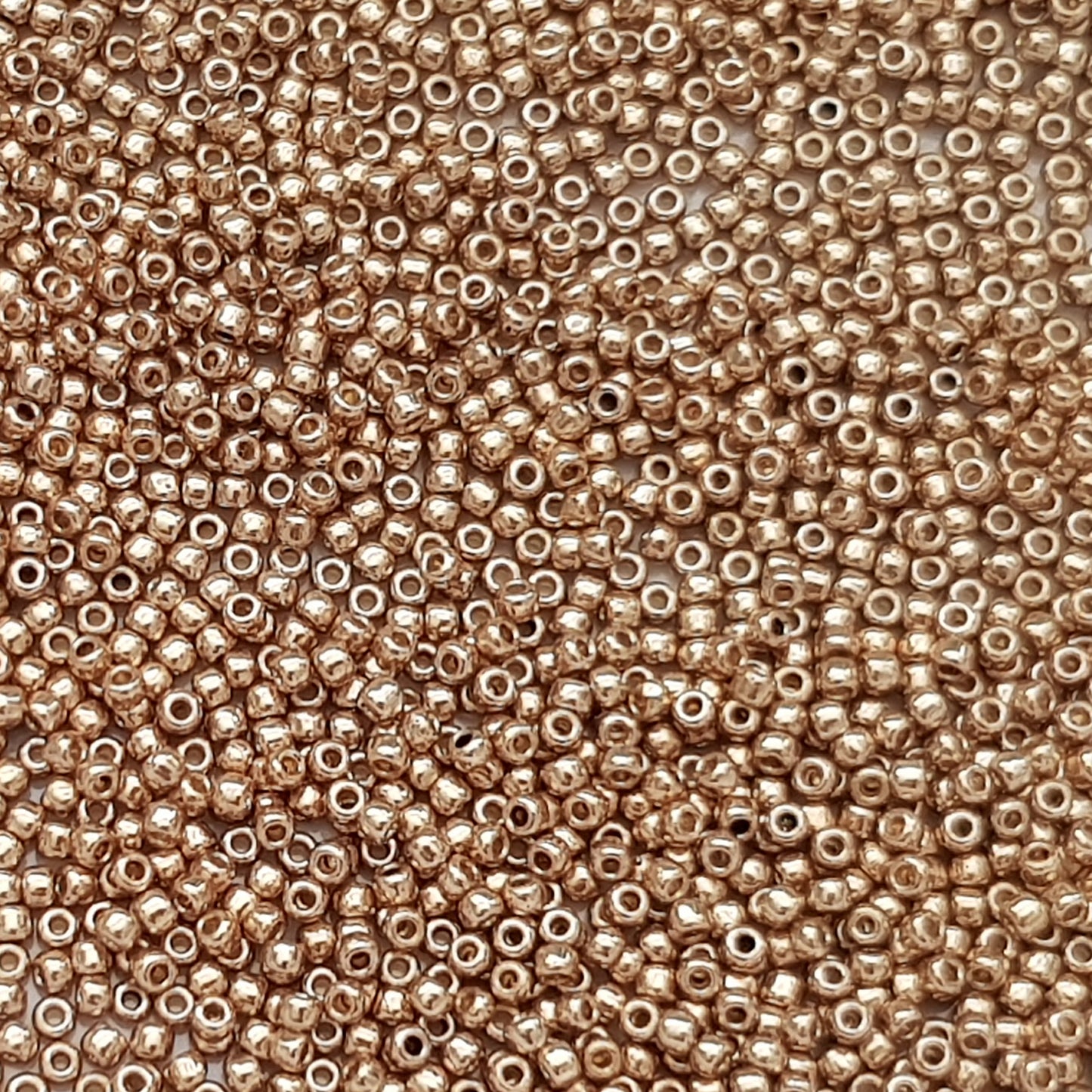 11/0 TR-PF592 Golden Fleece Permanent Finish 10g/30g Round Toho Seed Beads | Beading Supply
