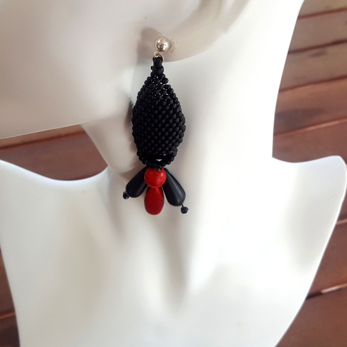 KTC-380 Stunning Statement Earrings - Black Agate - Red Howlite - Free Shipping - Kalitheo Jewellery