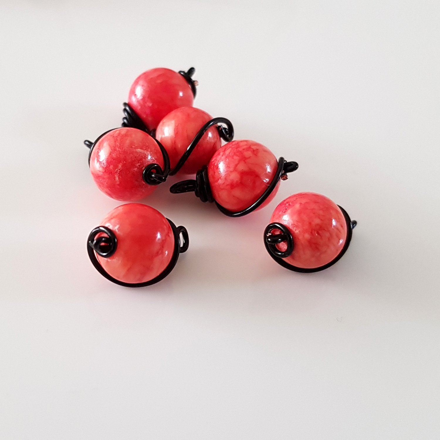 Black Wire Wrapped Peach Dyed Stone 10 mm | WB-005D | Jewellery Making Supply - Kalitheo Jewellery