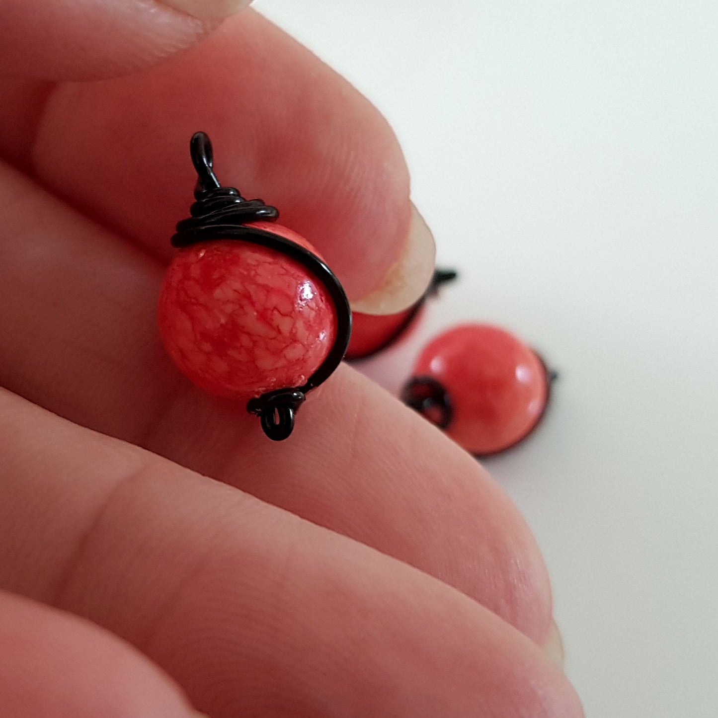 Black Wire Wrapped Peach Dyed Stone 10 mm | WB-005D | Jewellery Making Supply - Kalitheo Jewellery