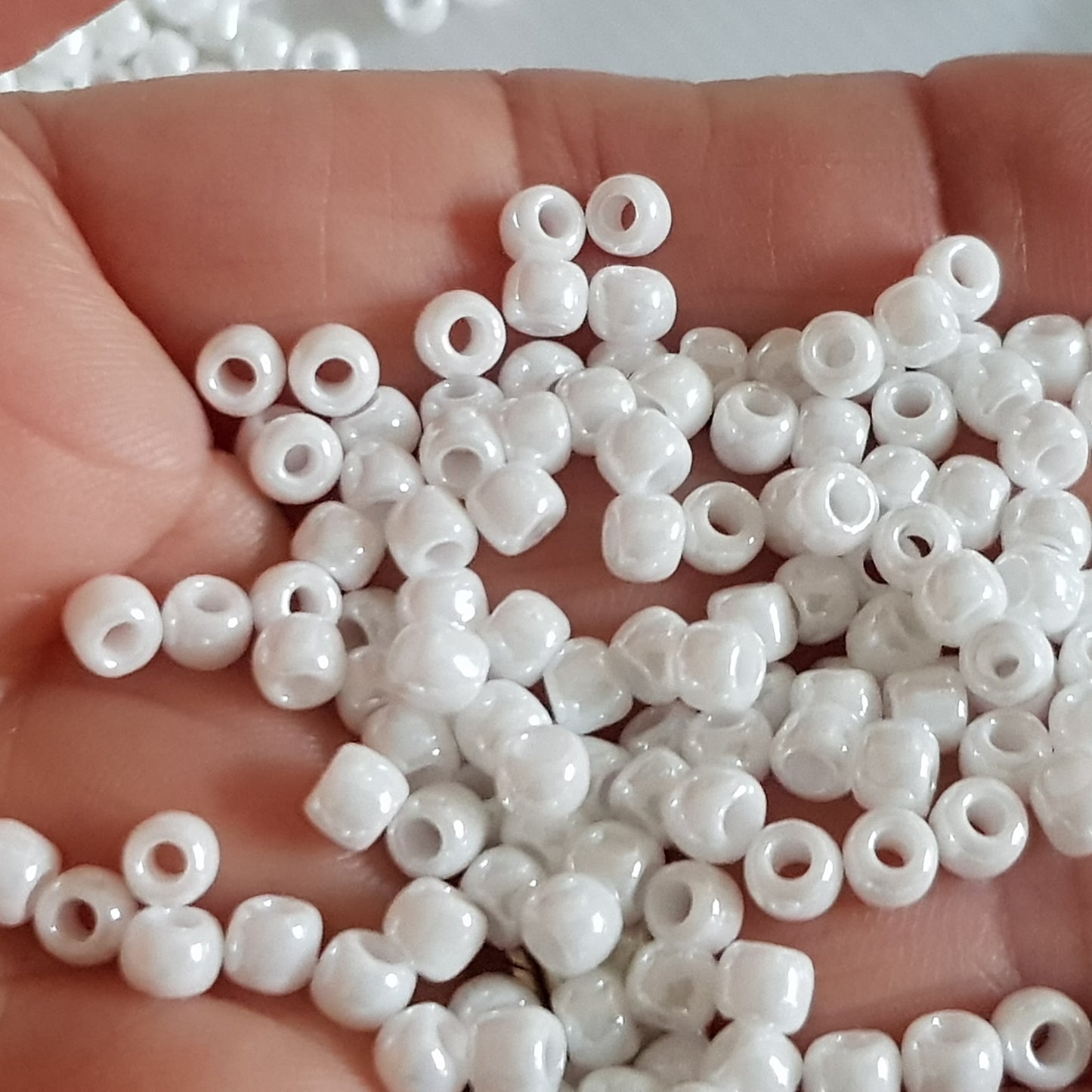 6/0 TR-121 White Opaque Lustre 10g/30g Round Toho Seed Beads - Beading Supply
