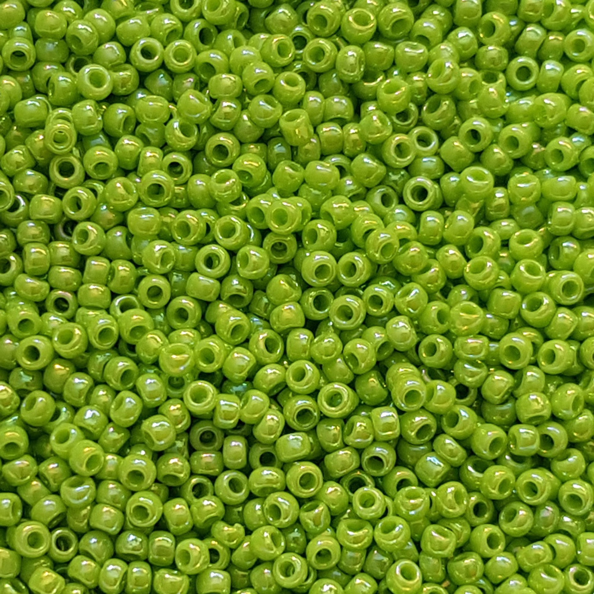 8/0 TR-404 Sour Apple Opaque Rainbow Round Toho Seed Beads - Beading Supply - Kalitheo