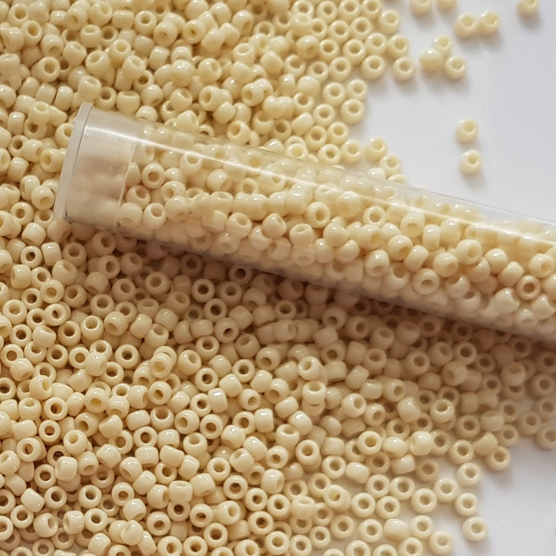 8/0 TR-51 Lt Beige Opaque Round Toho Seed Beads - Beading Supply - Kalitheo