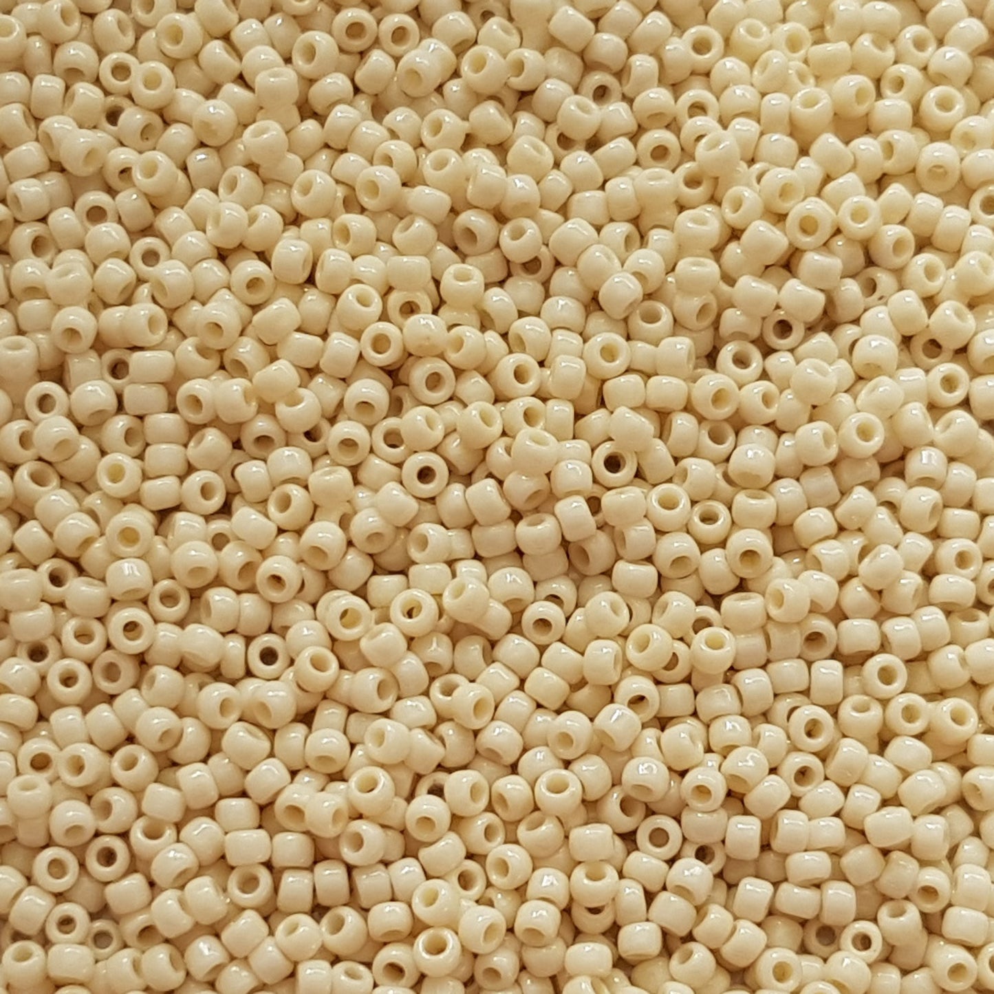 8/0 TR-51 Lt Beige Opaque Round Toho Seed Beads - Beading Supply - Kalitheo