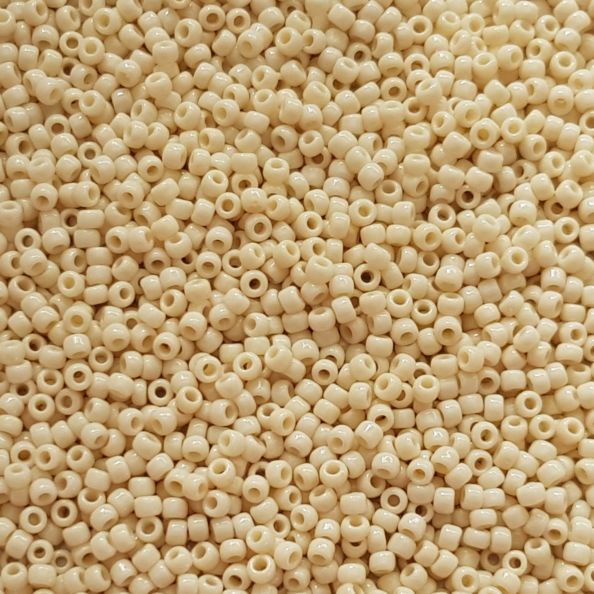 8/0 TR-51 Lt Beige Opaque Round Toho Seed Beads - Beading Supply - Kalitheo