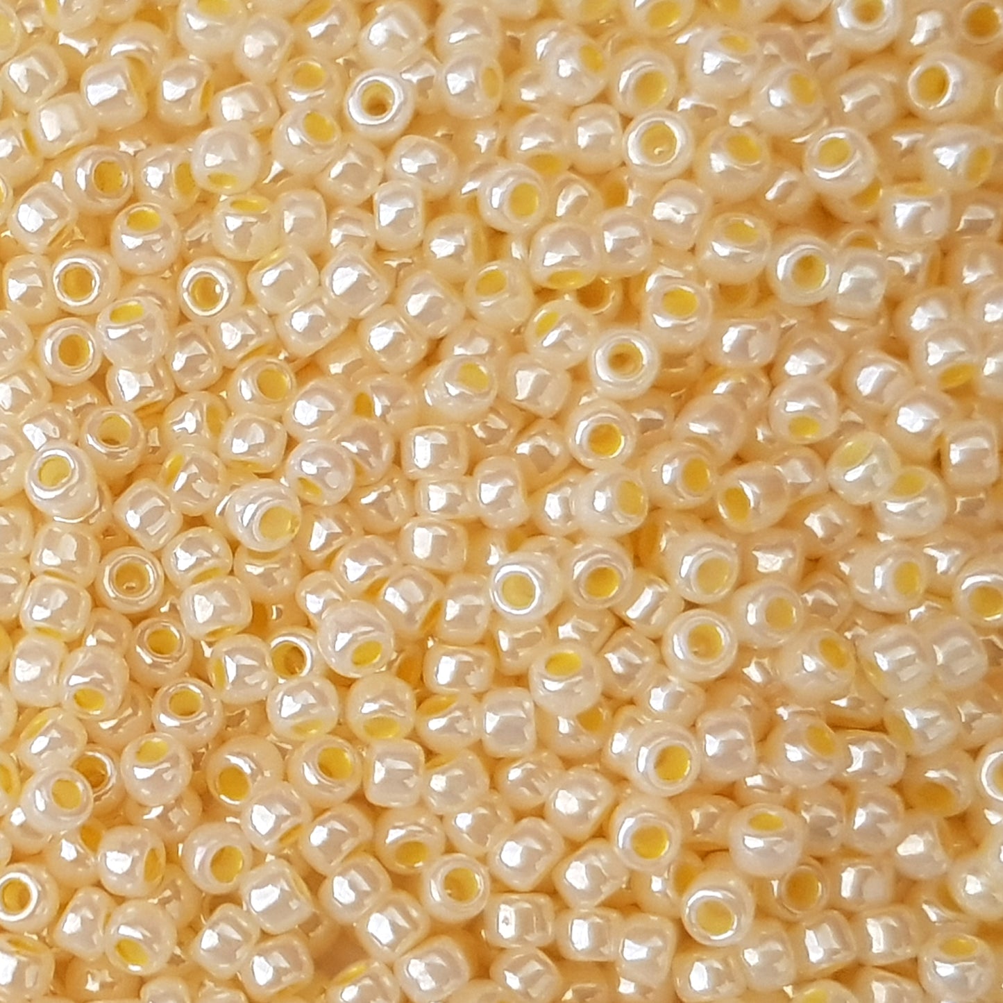 8/0 TR-902 Lemon Chiffon Ceylon 10g/30g Round Toho Seed Bead - Beading Supply