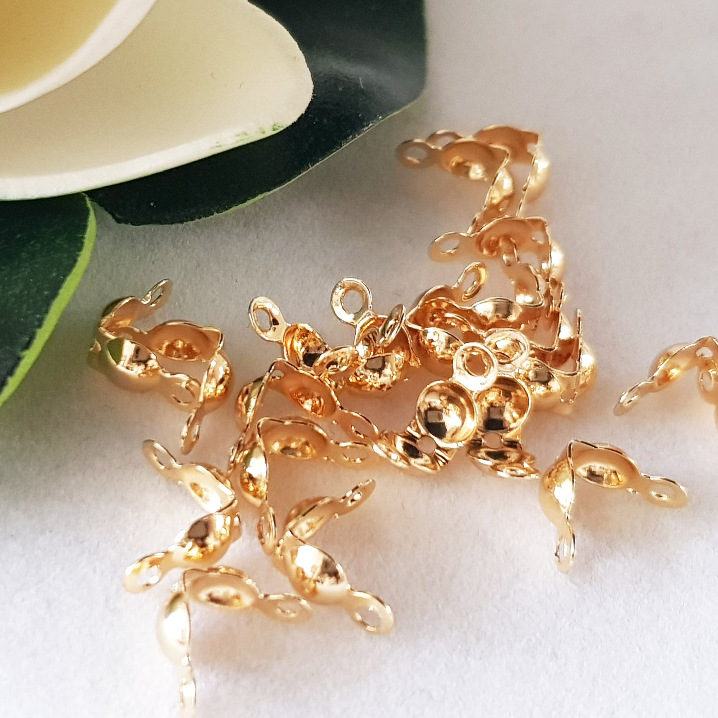 Bead Tip Clam Shell 4mm cup 10PC 24K Gold-Filled | GF-004BT-10 | Beading Supply