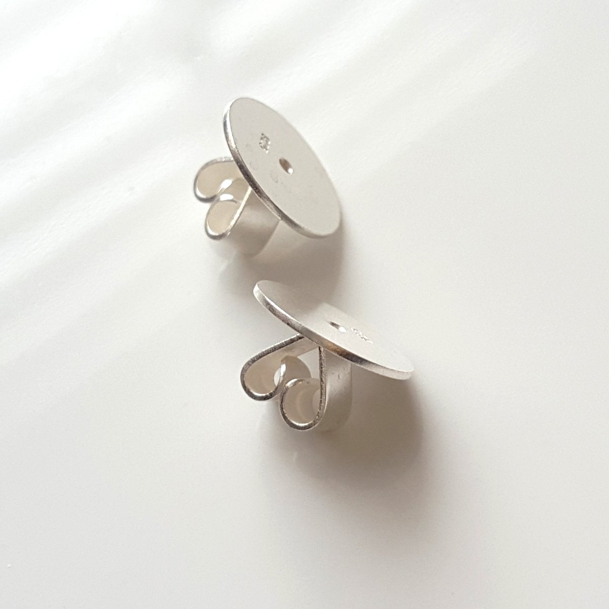 Disc Large 10mm Butterfly Backs 18ct White Gold | WG18-00810L | Jewellery Making Supply - Kalitheo Jewellery