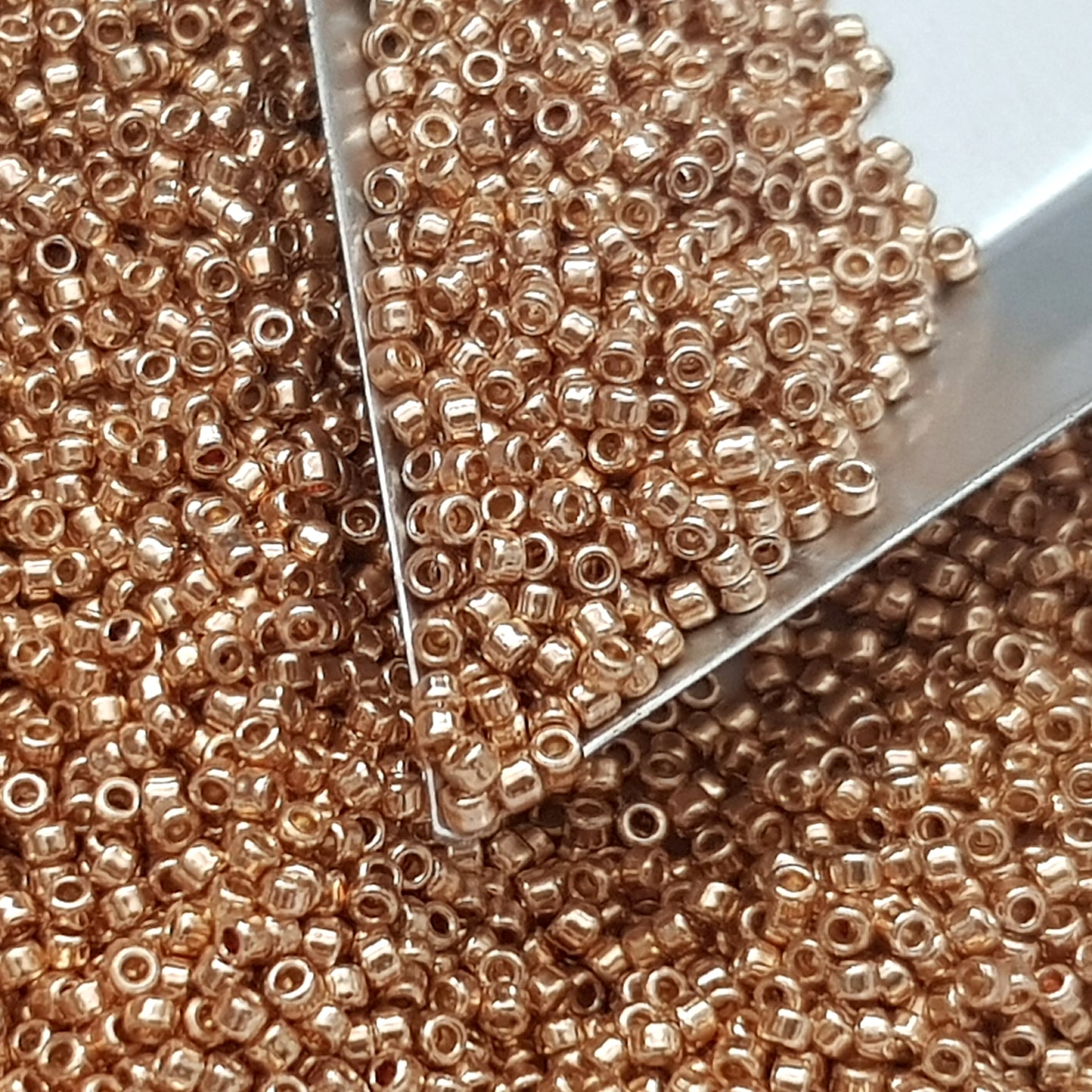 15/0 TR-PF551 Rose Gold Galvanized PermaFinish Round Toho 5g Seed Beads | Beading Supply