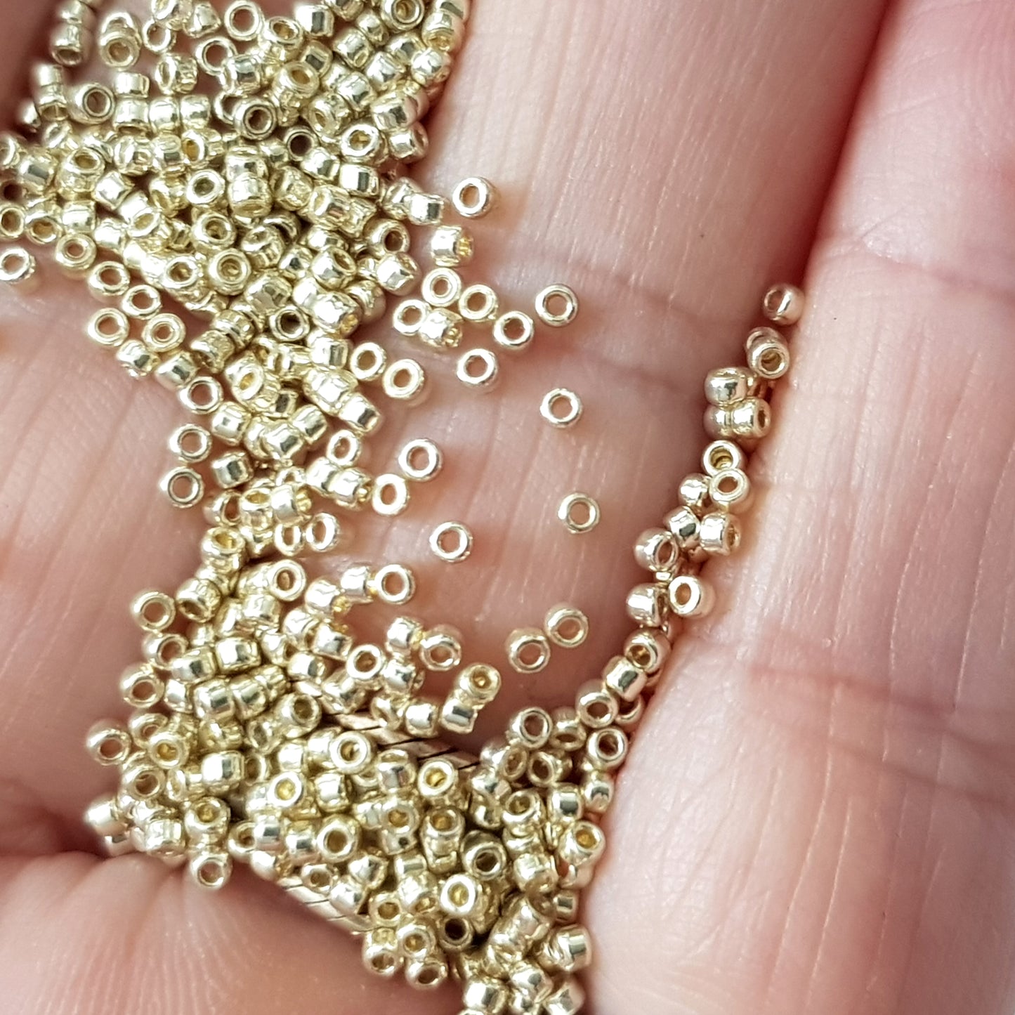 15/0 TR-PF558 Aluminium Galvanized PermaFinish Round Toho 5g Seed Beads | Beading Supply