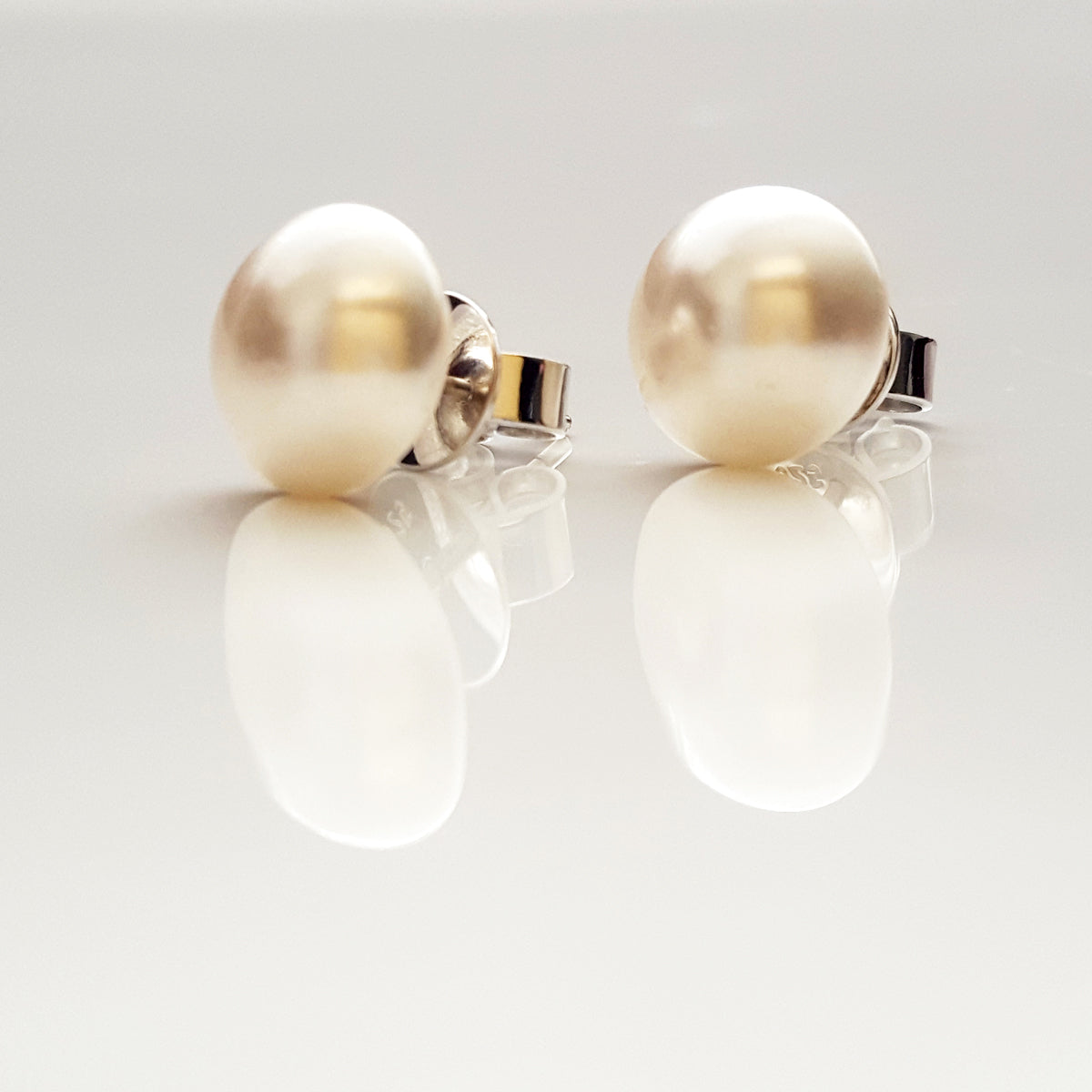 White Shimmer Stud - Bridal Jewellery Collection - Swarovski Pearl Stud 10 mm | (KJ-388E) Handmade Earrings - Kalitheo Jewellery