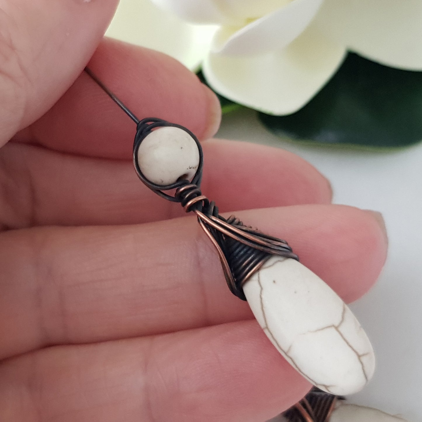 Headpin white howlite wire-wrapped | Kalitheo Findings