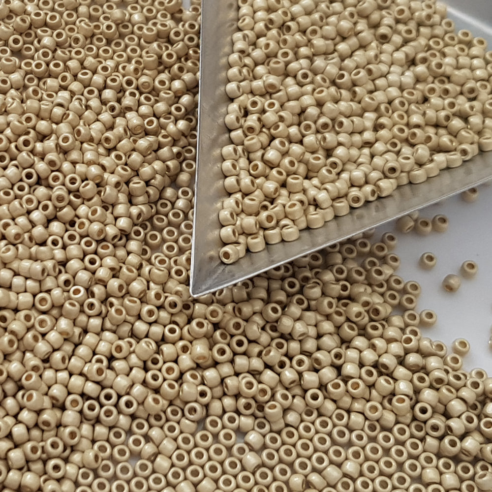 triangle bead scoop close up matte beads 11/0 TR-PF558F