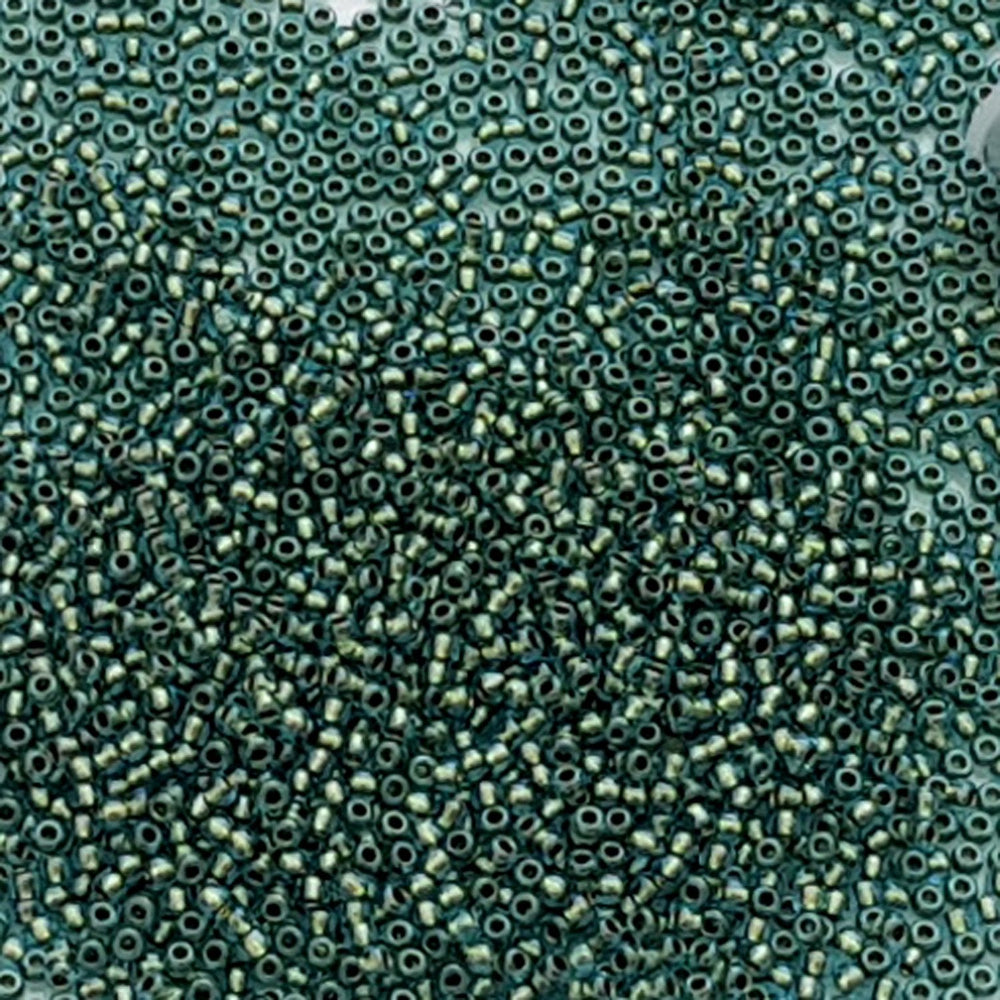 11/0 TR-284 Aqua Gold Lined Round Toho Seed Beads - Beading Supply - close up.