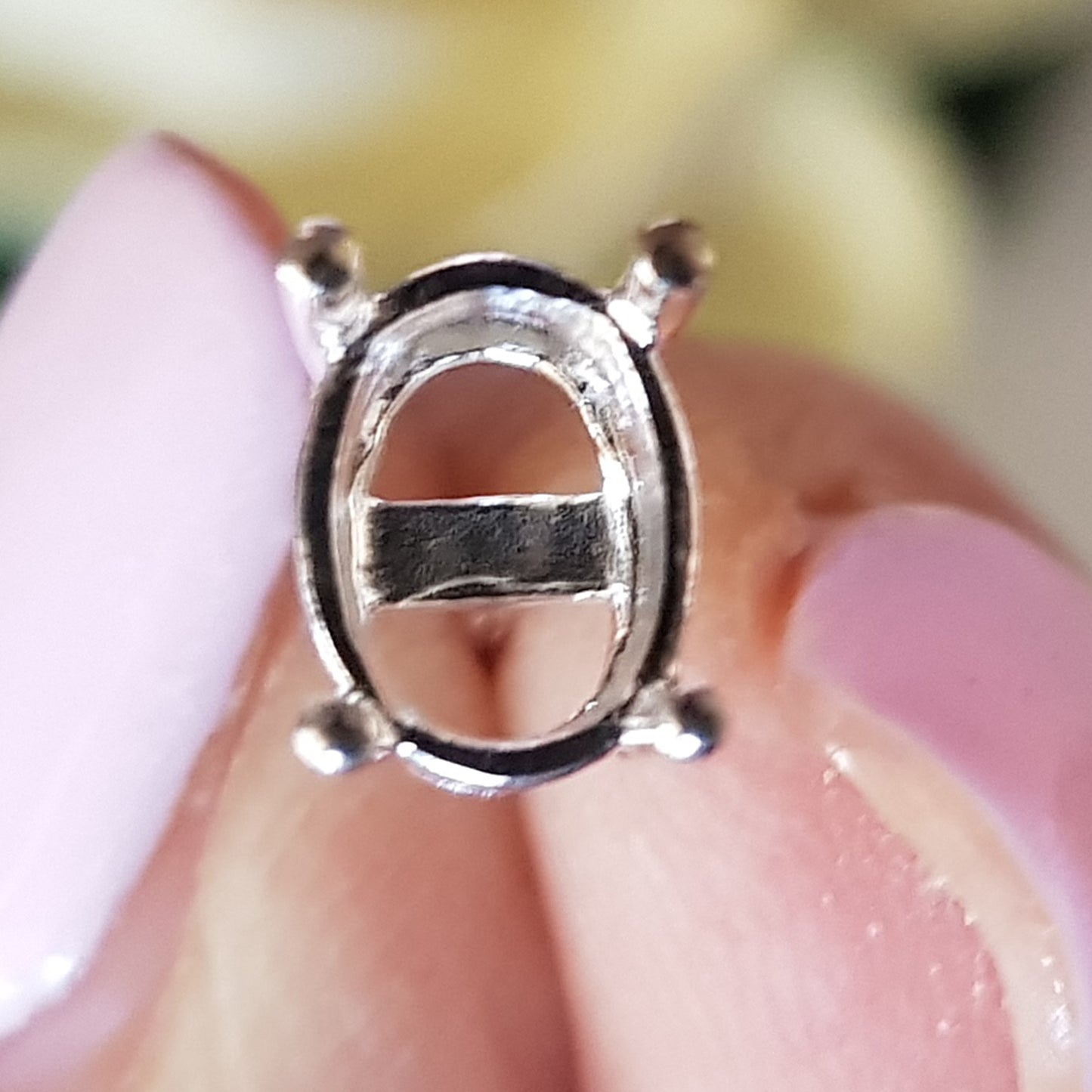 Oval Basket 4 Claw Setting earring posts- top face