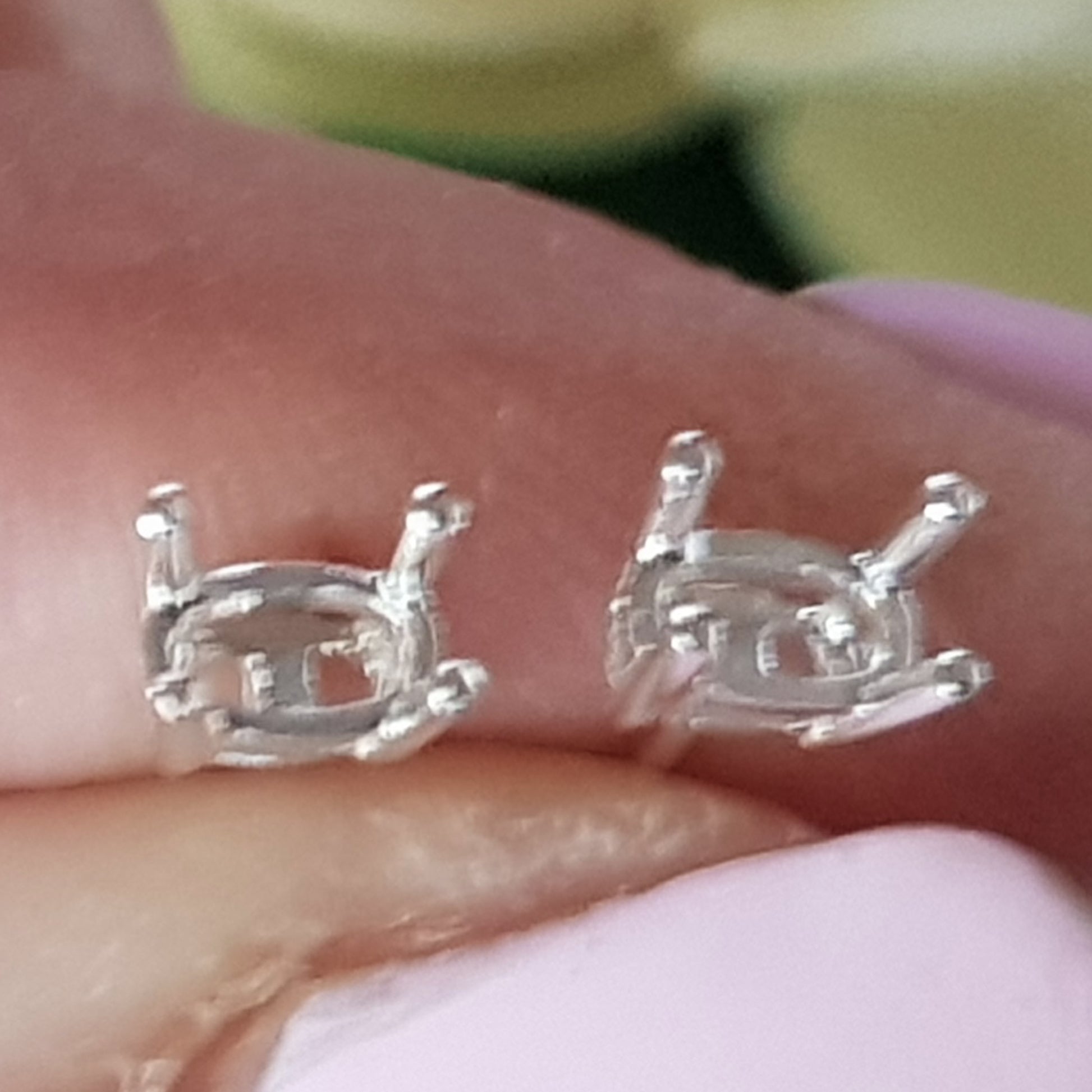 Oval Basket 4 Claw Setting earring posts - small size top