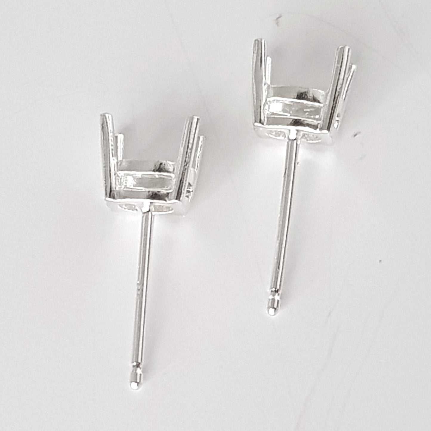 Oval Basket 4 Claw Setting earring posts - side face x2