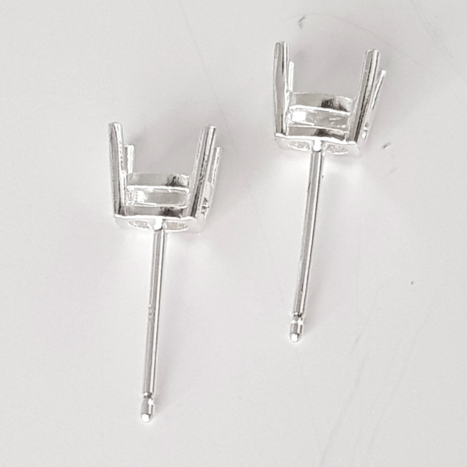 Oval Basket 4 Claw Setting earring posts - side face x2