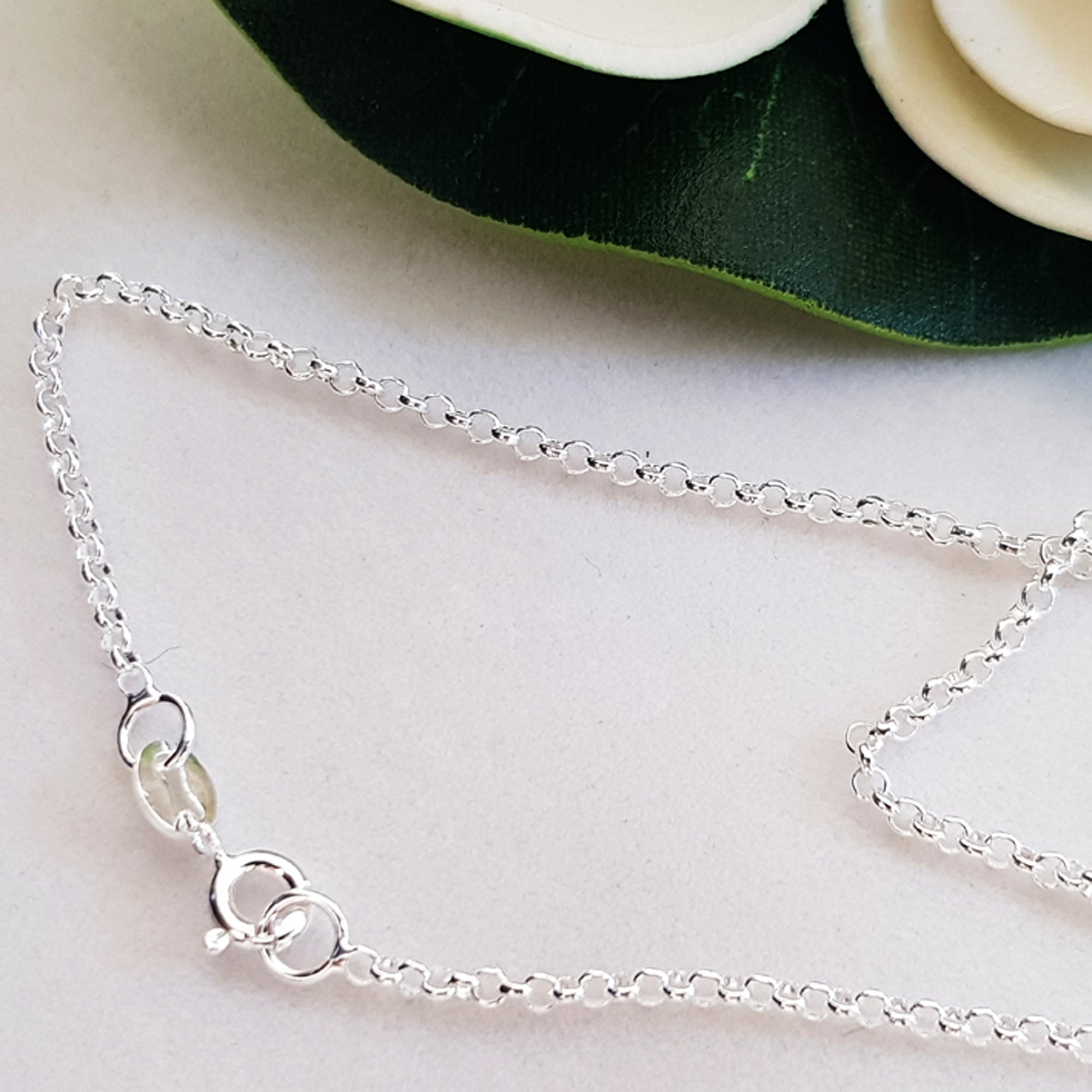 Simple silver store chain necklace