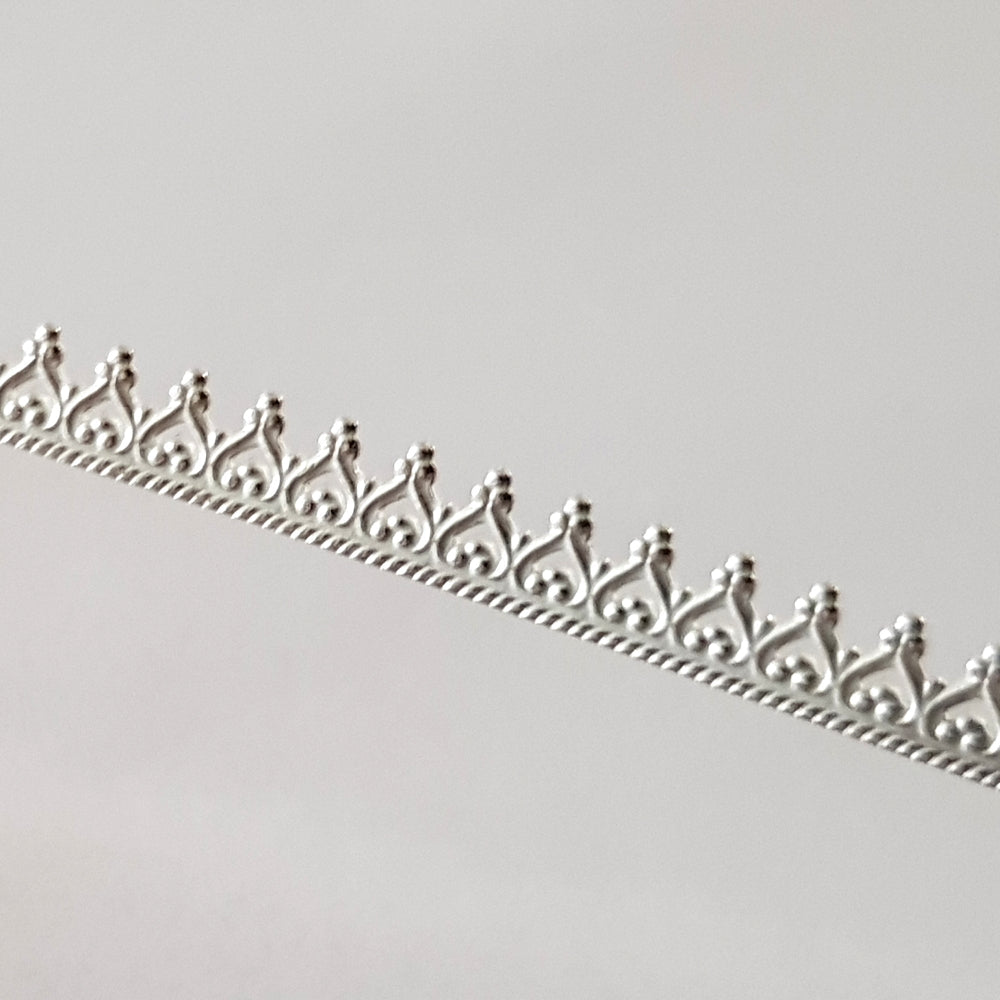 Gallery Wire on white background