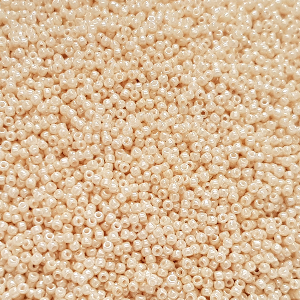 a square showing close up tr-123 lt beige Toho seed beads.