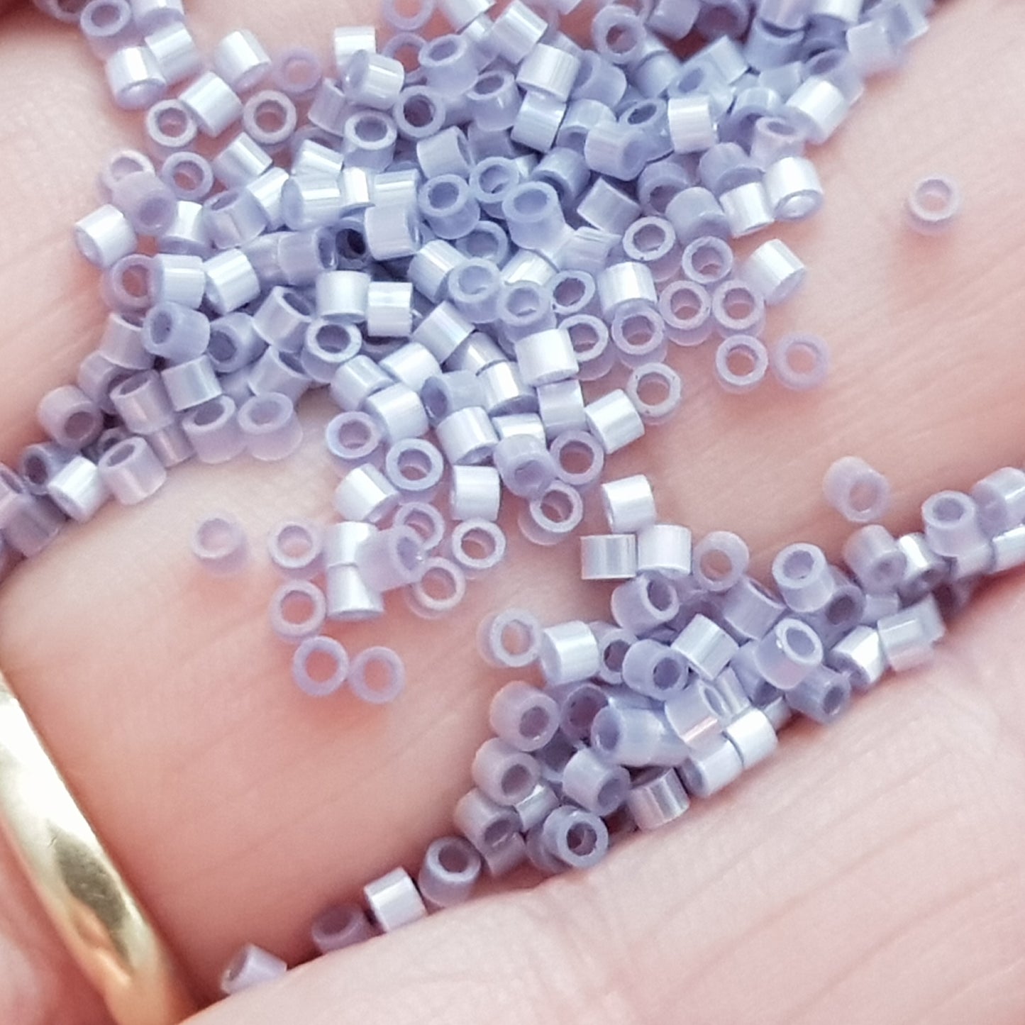 Aiko 11/0 TA-1556 Med Amethyst Rainbow Fibre-Optic Iridescent Precision-Cut Cylinder Toho Seed Beads | Beading Supply