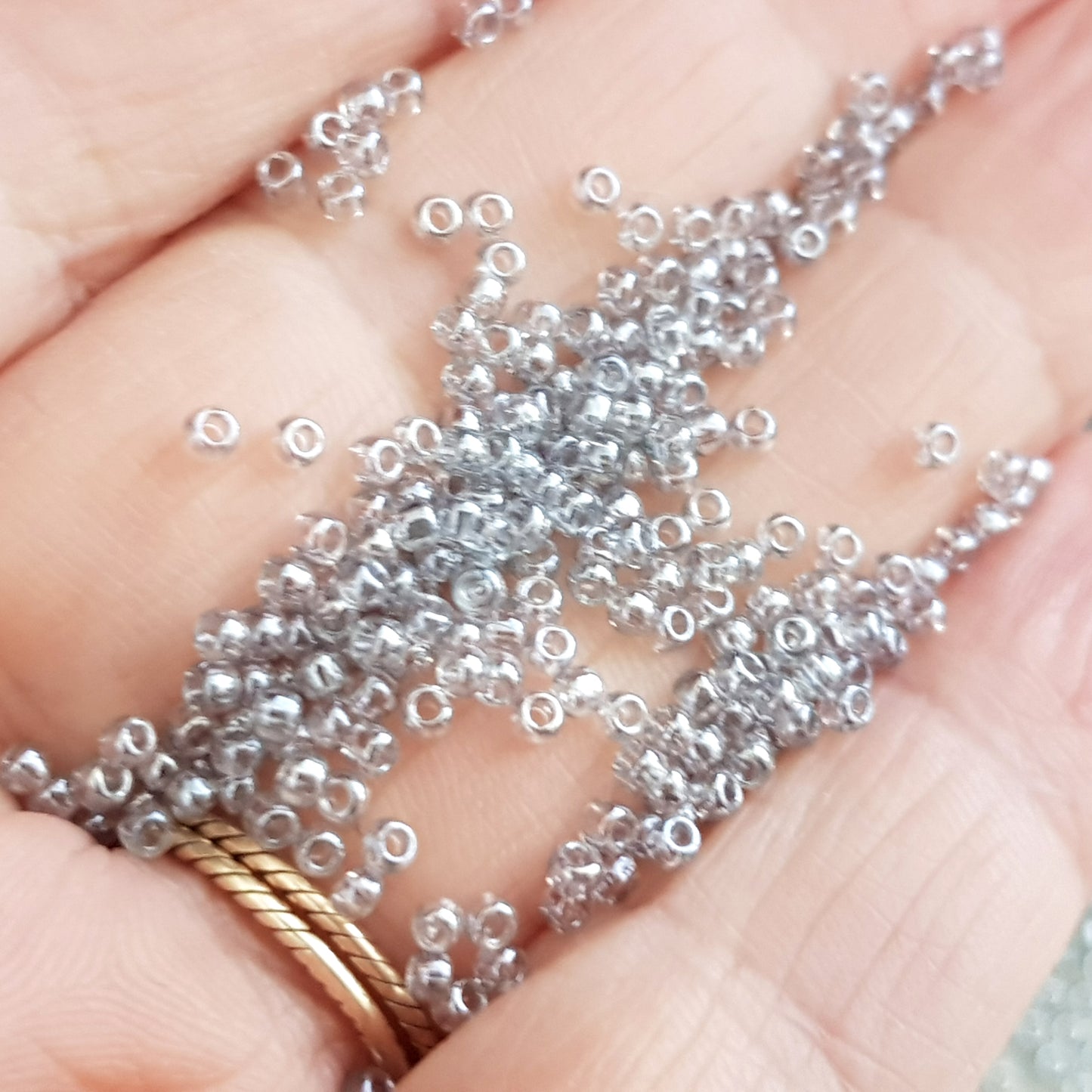 11/0 TR-112 Black Diamond Transparent Lustre 10g/30g Round Toho Seed Beads | Beading Supply