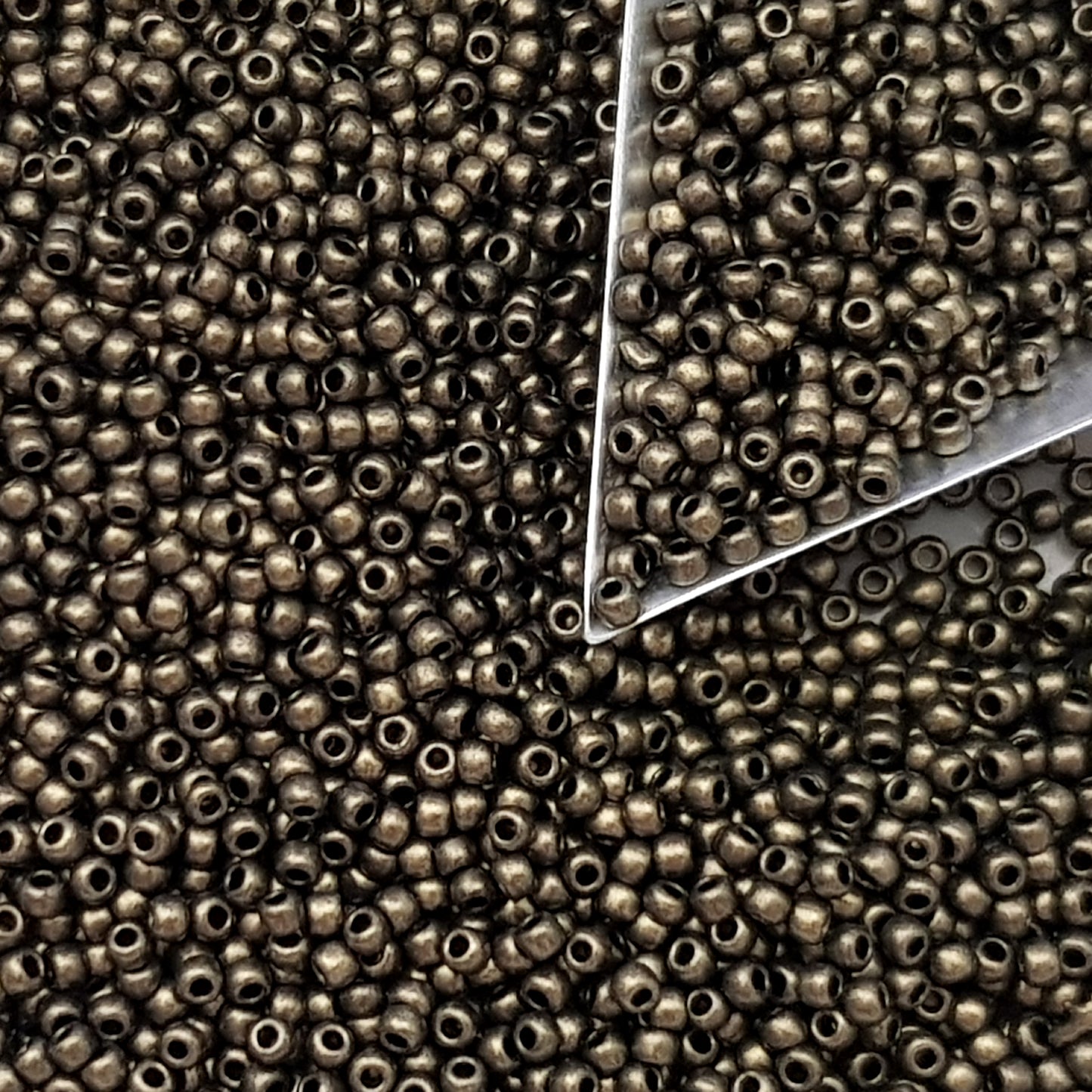 11_Y615 Gold Metallic Suede Hybrid Triangle Scoop Toho Seed Beads | Beading Supply | Kalitheo Sydney