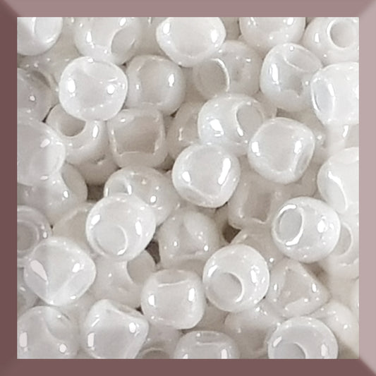 6/0 TR-121 White Opaque Lustre 10g/30g Round Toho Seed Beads - Beading Supply