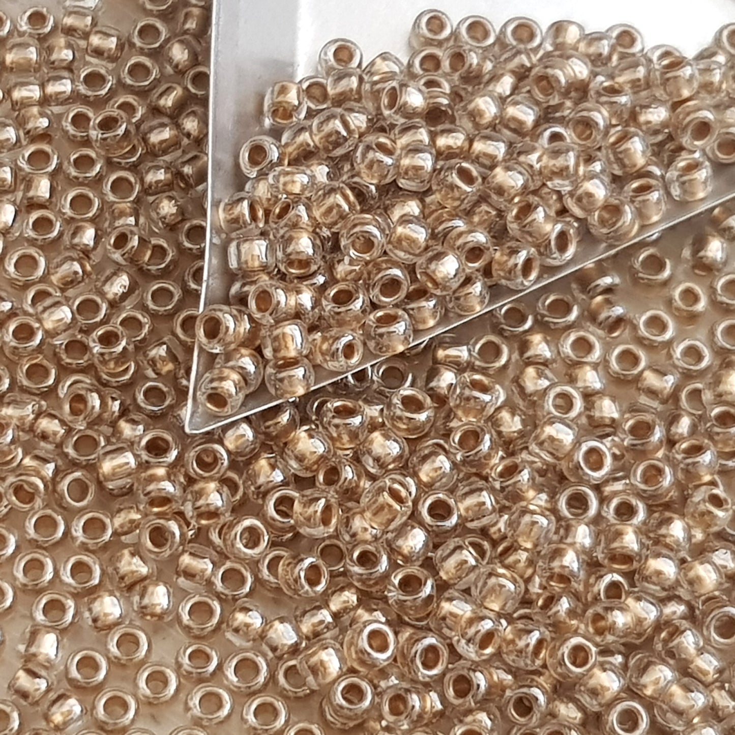 6/0 TR-989 Crystal Gold Lined 10g/30g Round Toho Seed Beads - Beading Supply