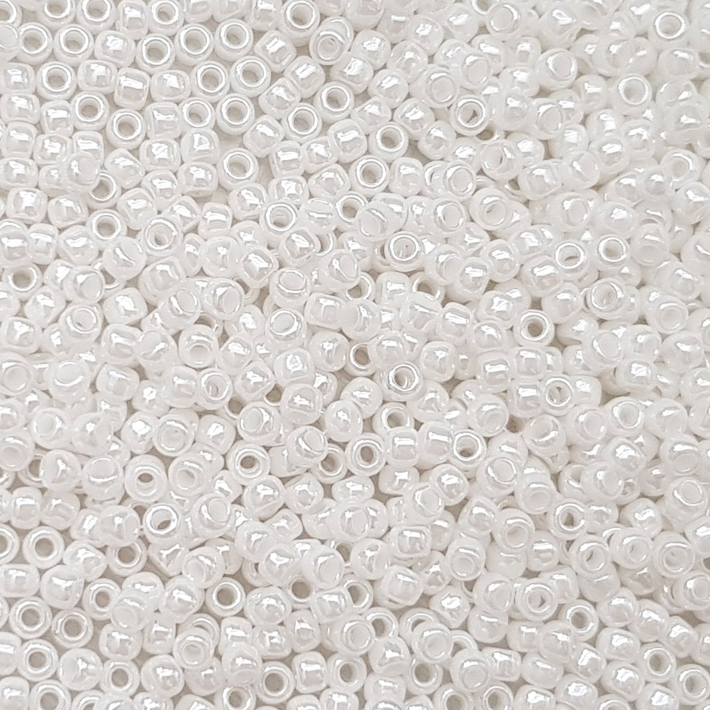 8/0 TR-121 White Lustre Opaque 10g/30g Round Toho Seed Beads - Beading Supply