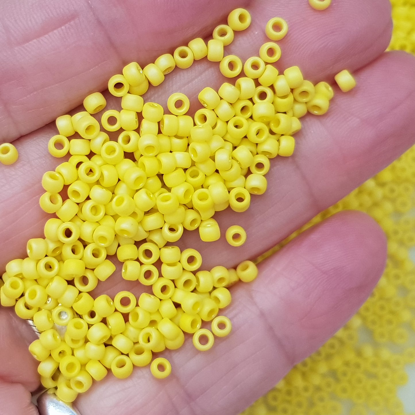 8/0 TR-402F Dandelion Frosted Rainbow Opaque 10g/30g Round Toho Seed Beads - Beading Supply