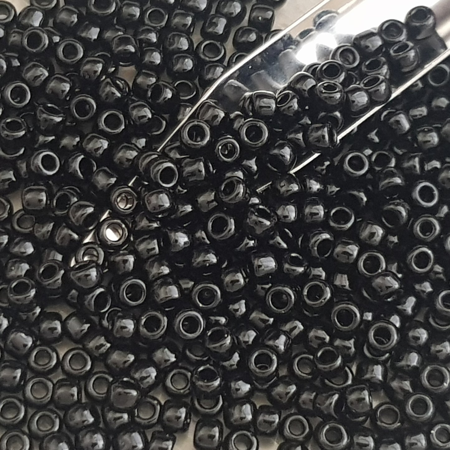 6/0 TR-49 Jet Black Opaque 10g/30g Round Toho Seed Beads - Beading Supply