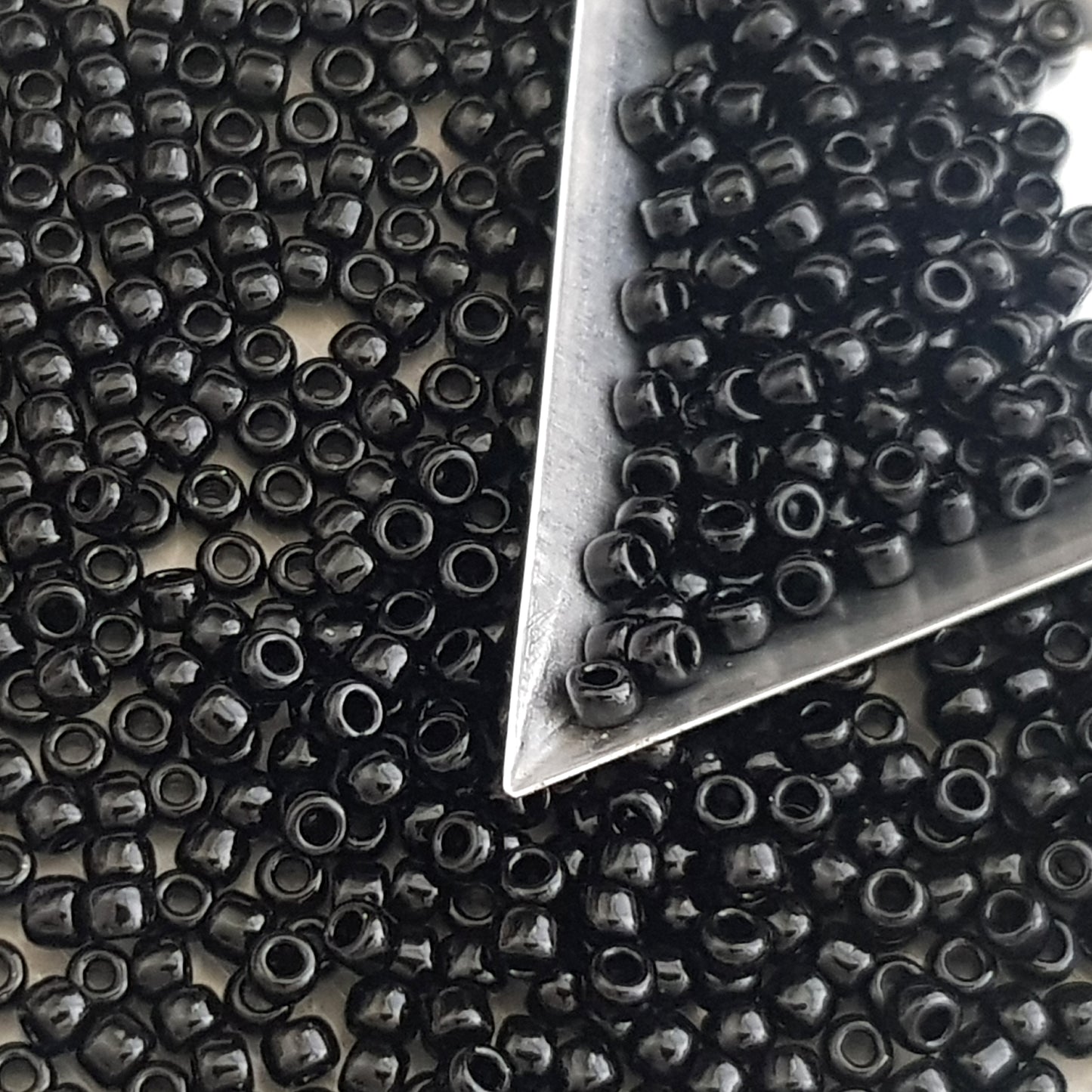 6/0 TR-49 Jet Black Opaque 10g/30g Round Toho Seed Beads - Beading Supply