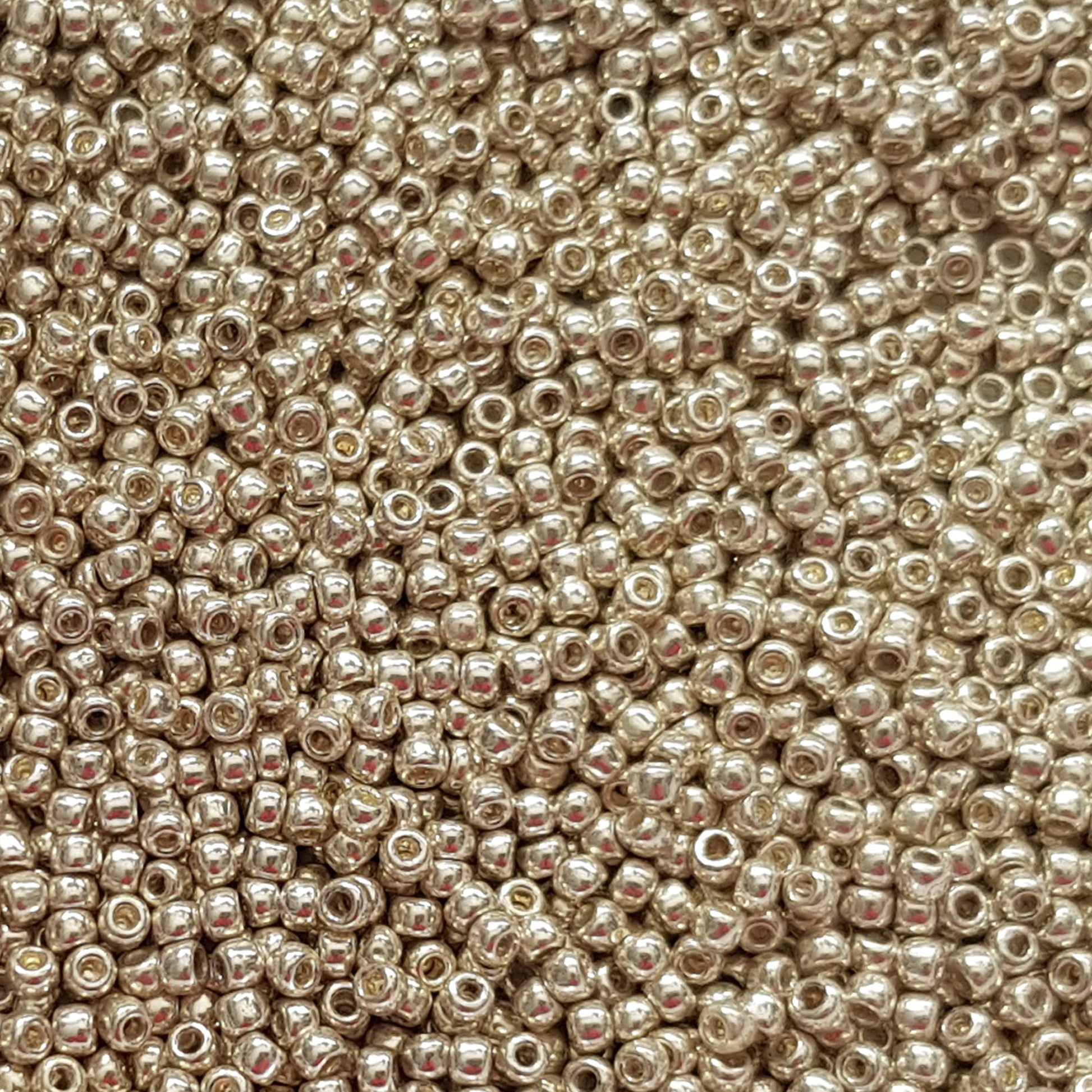 8/0 TR-PF558 Aluminium Galvanized Permanent Finish Round Toho Seed Beads  per gram- Beading Supply - Kalitheo Jewellery