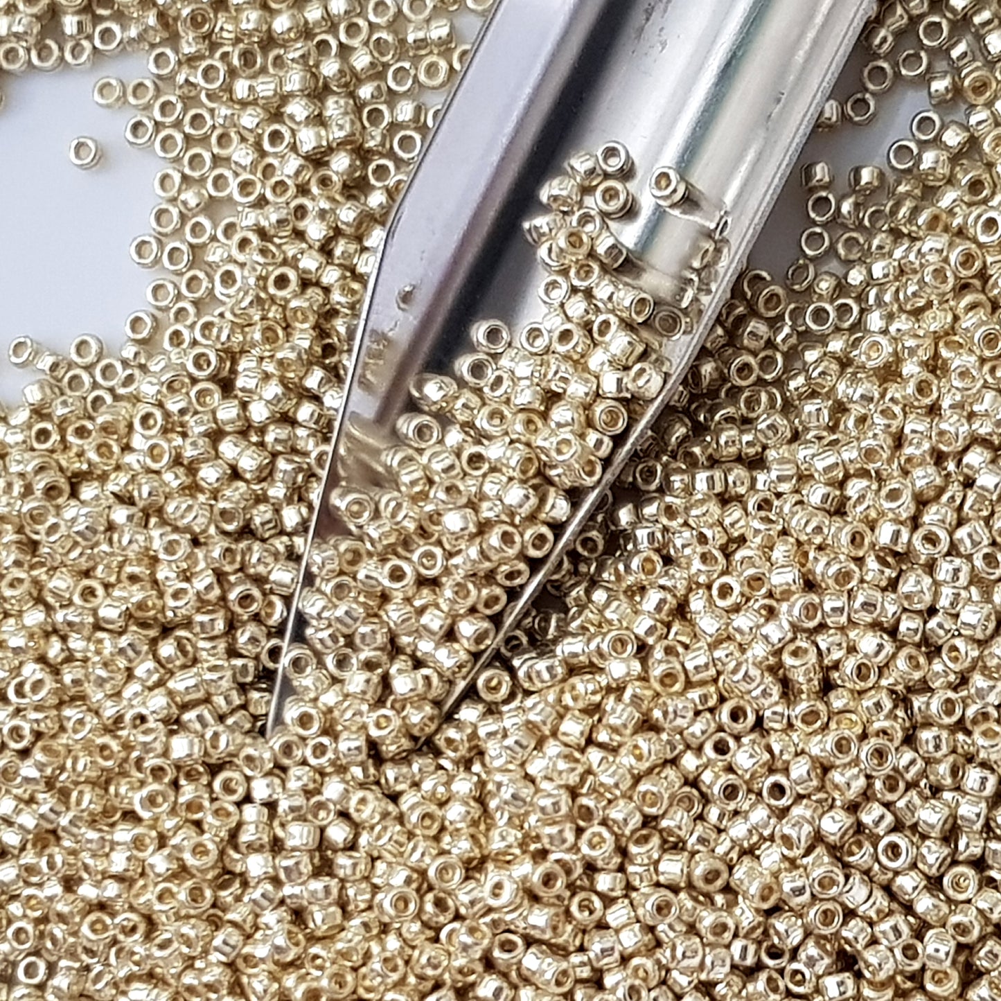 15/0 TR-PF558 Aluminium Galvanized PermaFinish Round Toho 5g Seed Beads | Beading Supply